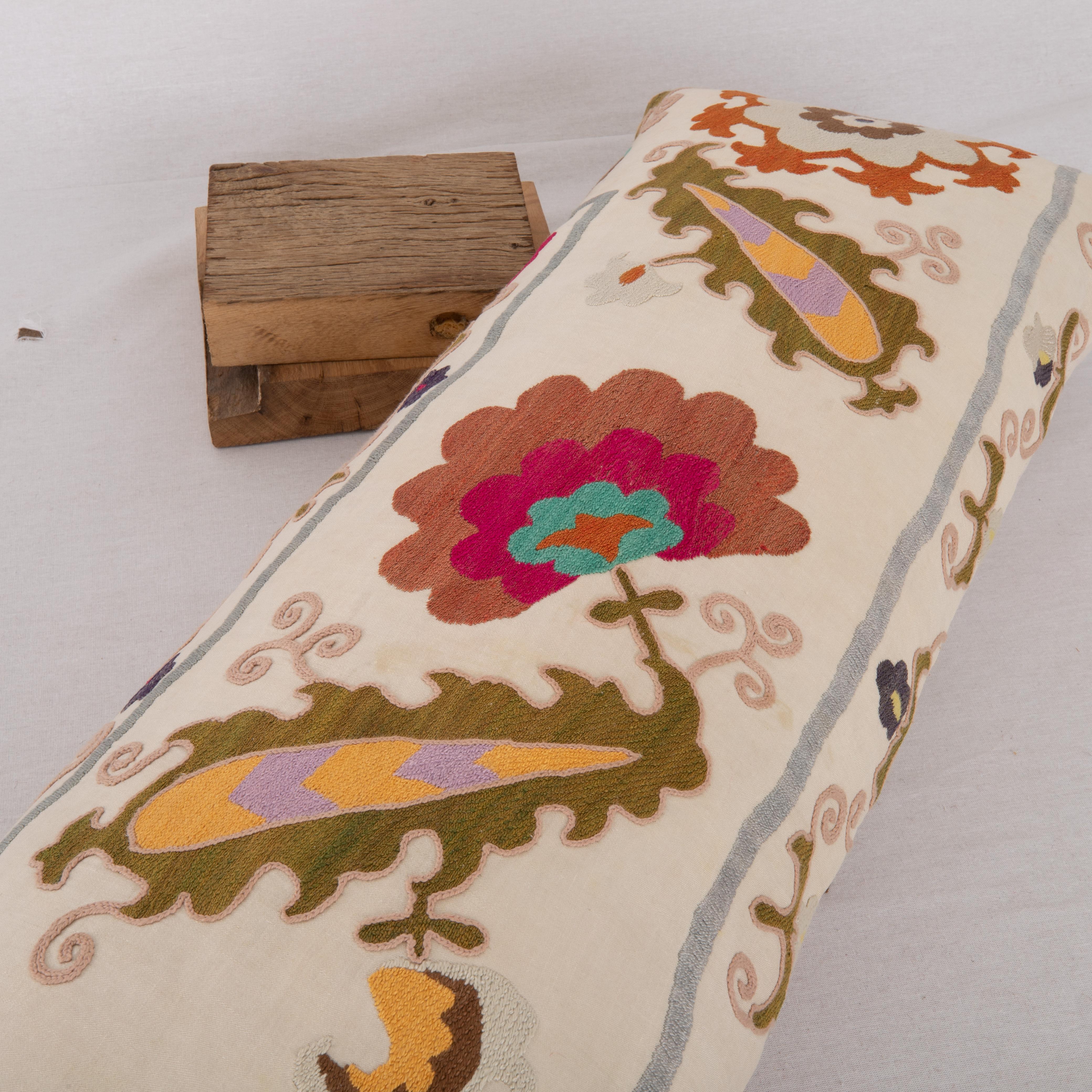 Suzani Pillow Case Made from a Vintage Suzani, 1970s In Good Condition For Sale In Istanbul, TR