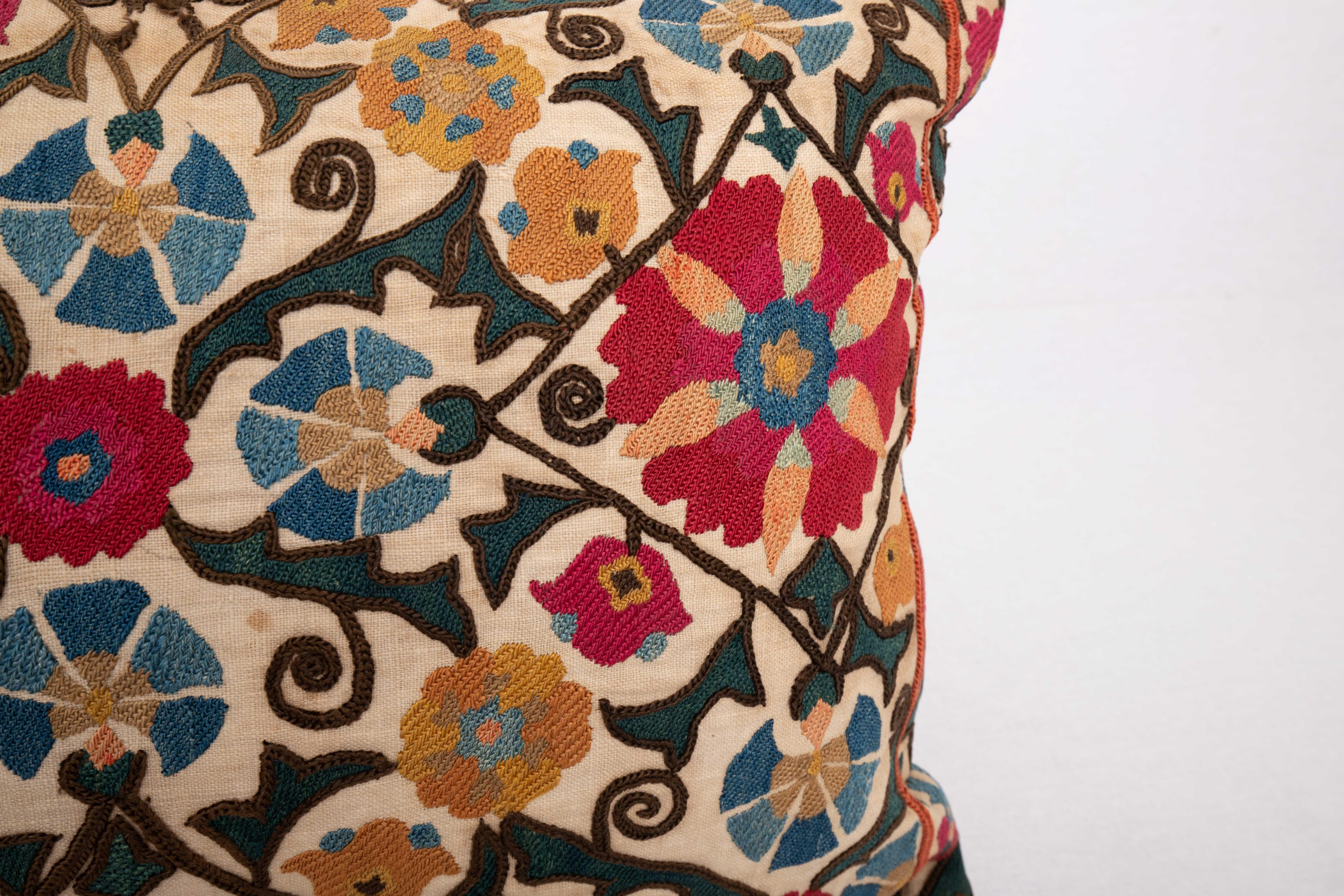 Suzani Pillow Case made from an Antique suzani Fragment, 19th C. In Good Condition In Istanbul, TR