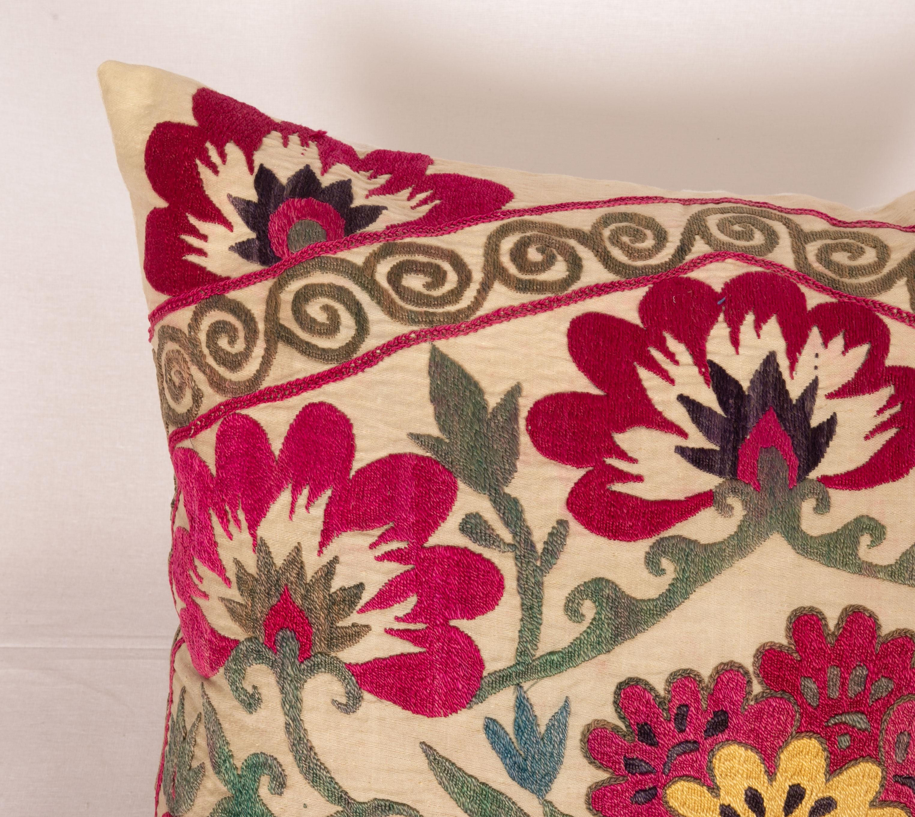 Suzani Pillow Cover Made from a Vintage Suzani, Uzbekistan, 1970s In Good Condition In Istanbul, TR