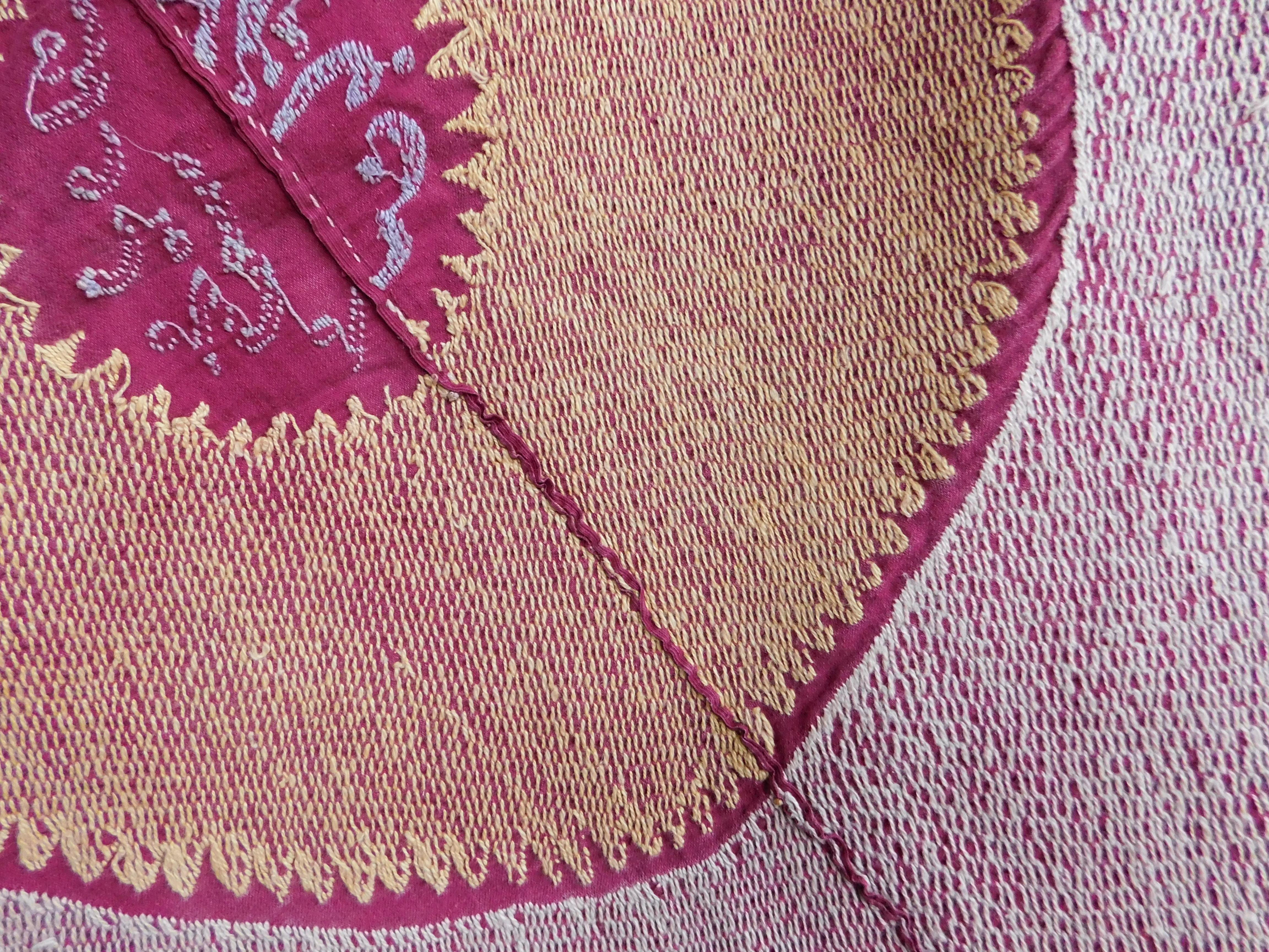  Suzani Samerand Wall Hanging Tapestry Raspberry, Peach and Lavender Embroidery im Angebot 8