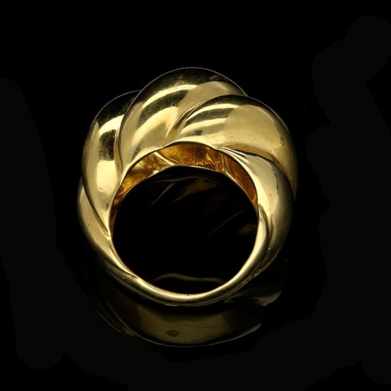 Suzanne Belperron 18 Carat Yellow Gold 'Torsade' Ring, circa 1950s In Good Condition In London, GB