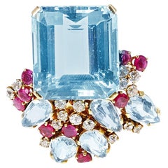 Suzanne Belperron Spilla con acquamarina, rubino e diamanti, 18 ct.