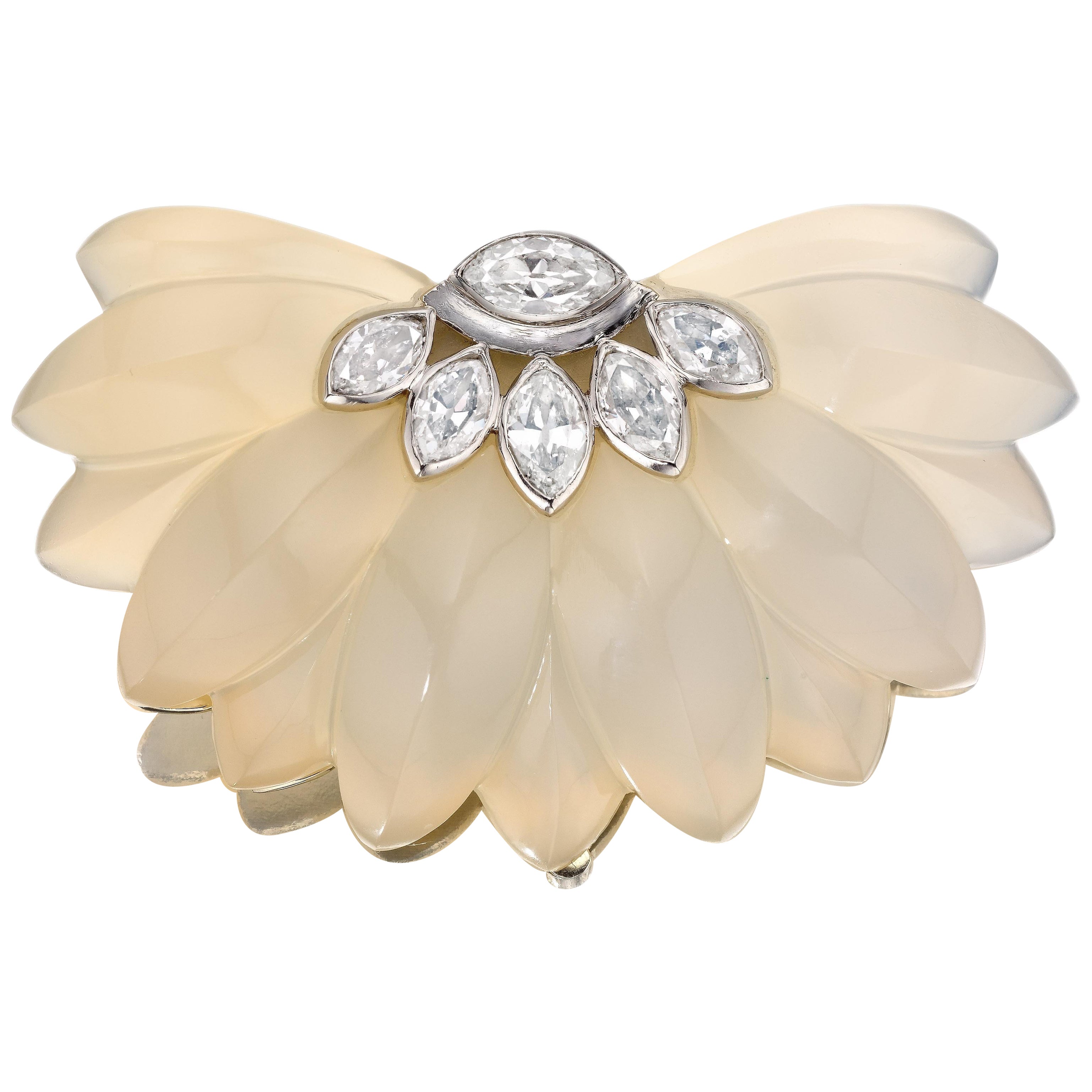 Broche flor de calcedonia y diamantes Suzanne Belperron circa 1945 Art Déco en venta
