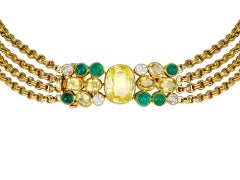 Collana a più fili con zaffiri gialli e smeraldi di Suzanne Belperron, francese, 1957.