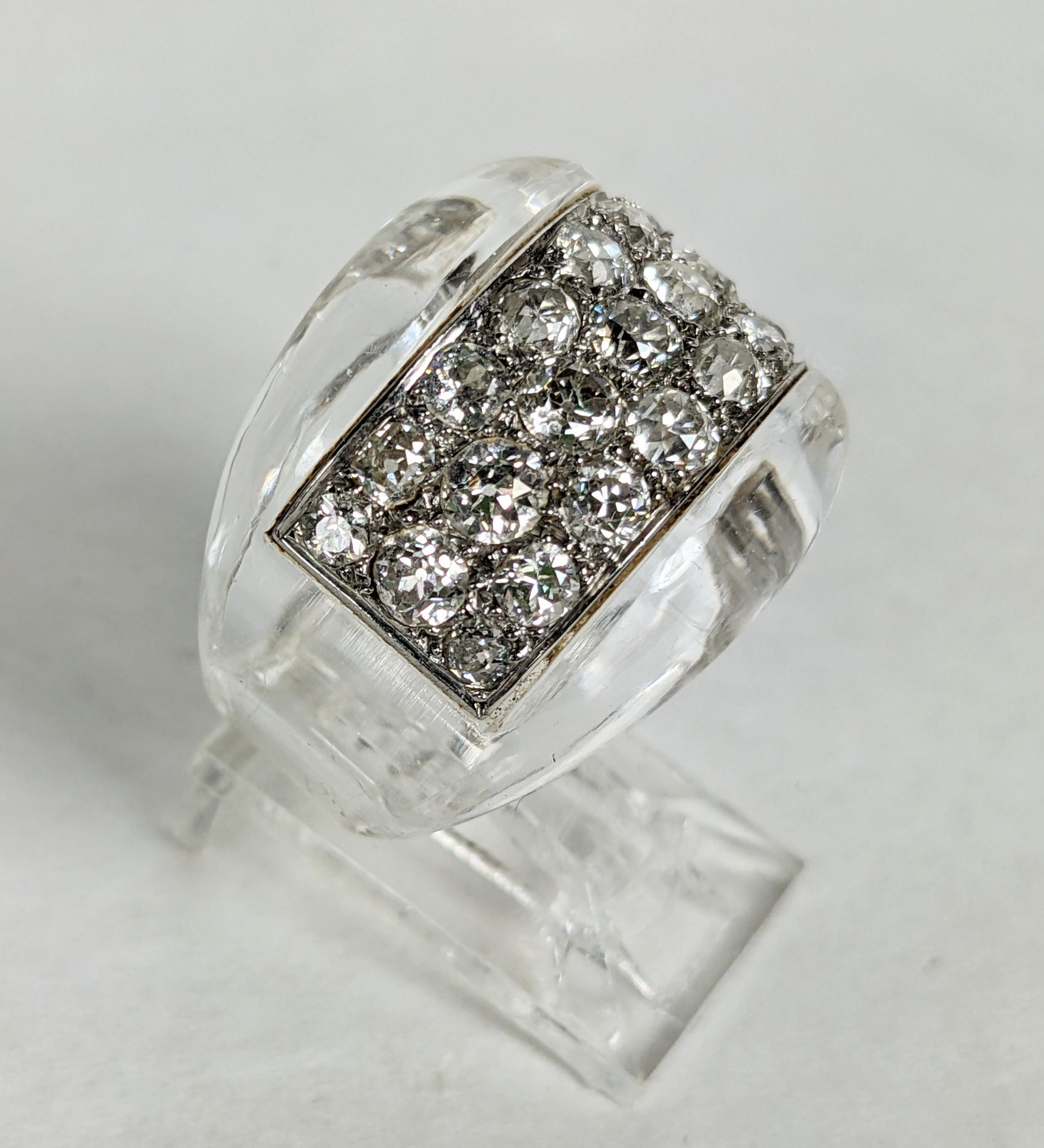 Suzanne Belperron Ring aus Bergkristall und Diamanten (Rundschliff) im Angebot