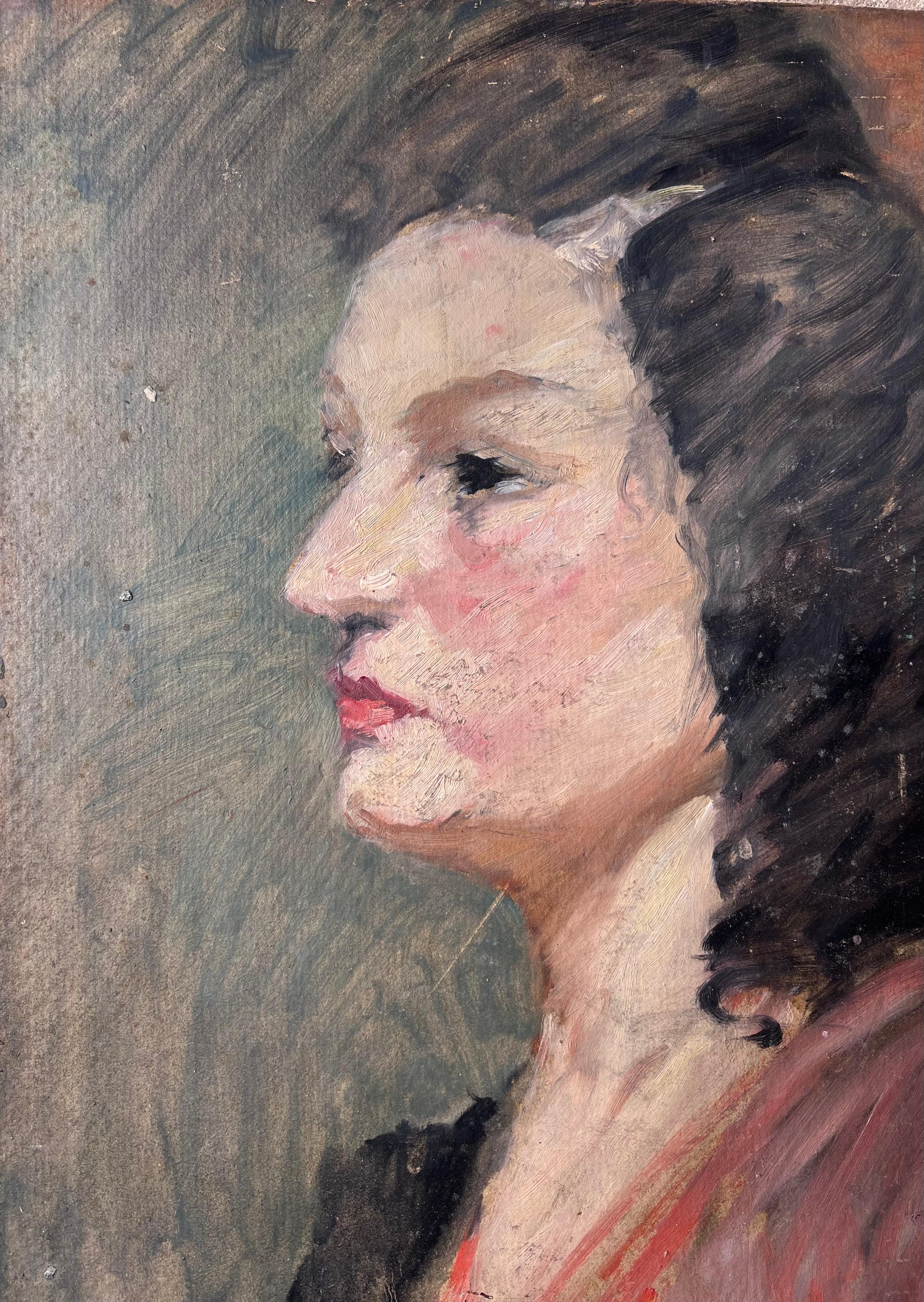Mid Century Französisch Impressionist Malerei Seitenprofil Porträt einer schicken Dame (Braun), Figurative Painting, von Suzanne Dinkes