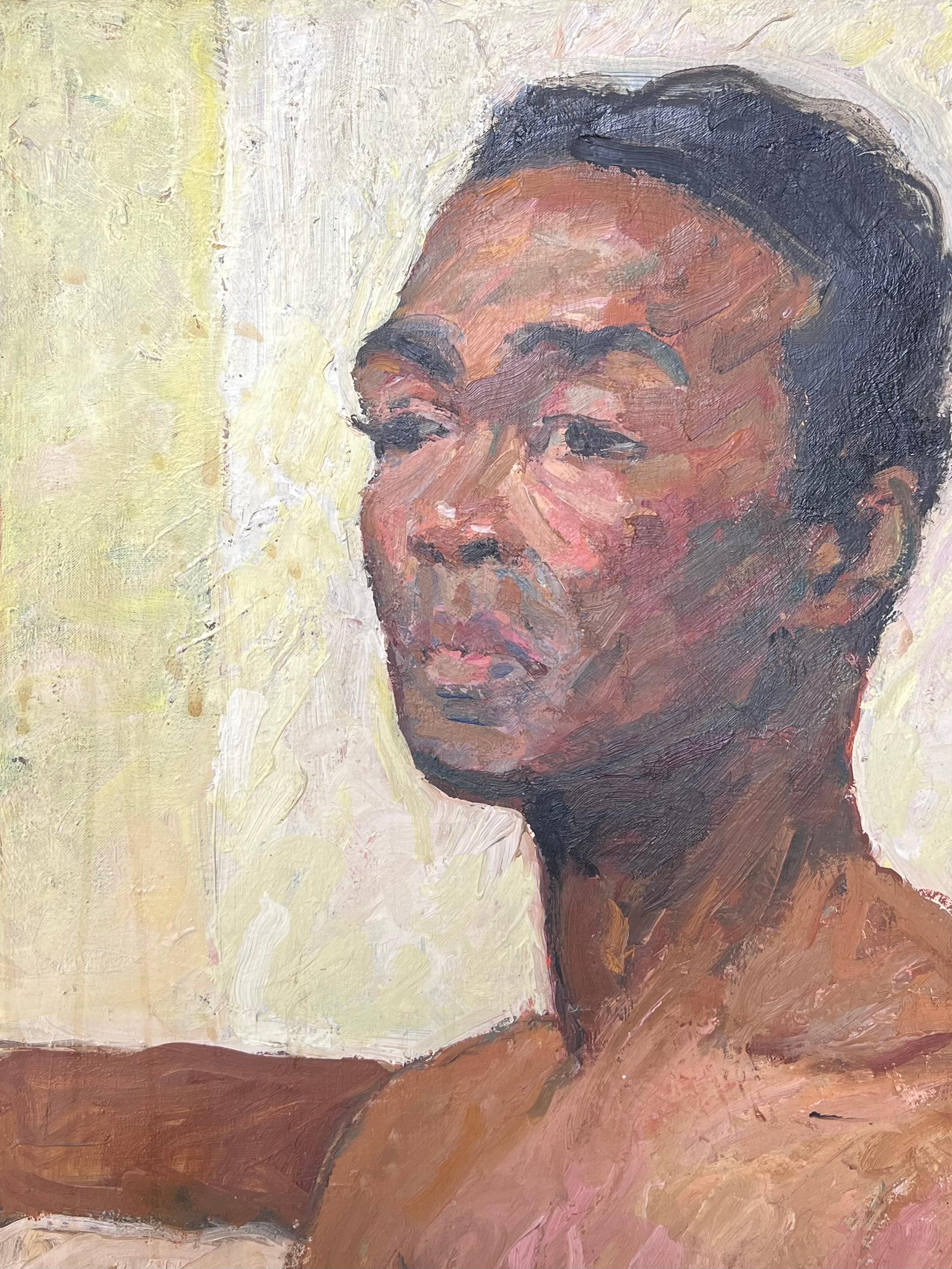 Mid Century Französisch Ölgemälde halbe Länge männlichen Akt Porträt sitzender Mann – Painting von Suzanne Dinkes