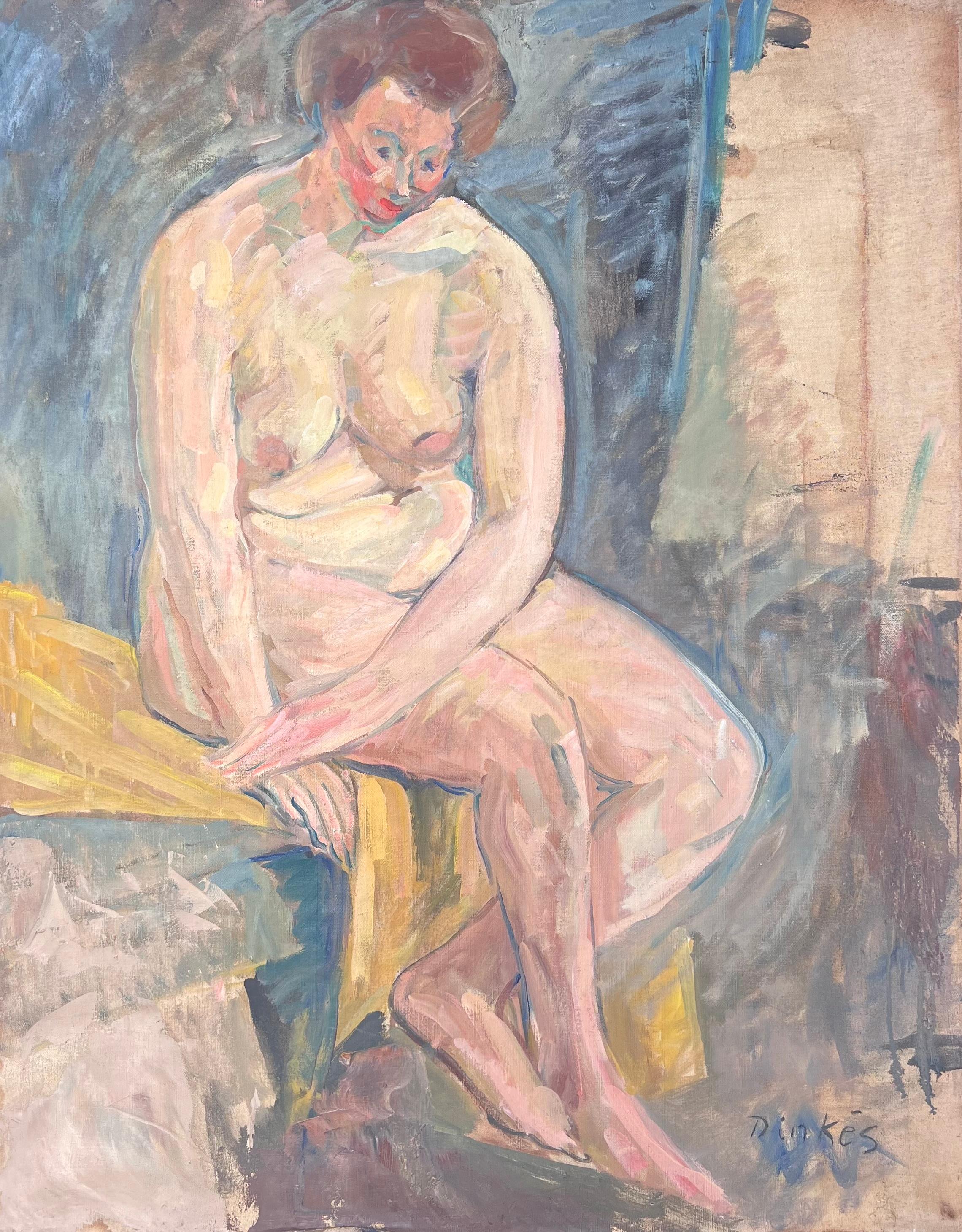 Porträt einer nackten Frau, die auf einer gelben Decke sitzt und nach unten schaut Französische Malerei – Painting von Suzanne Dinkes
