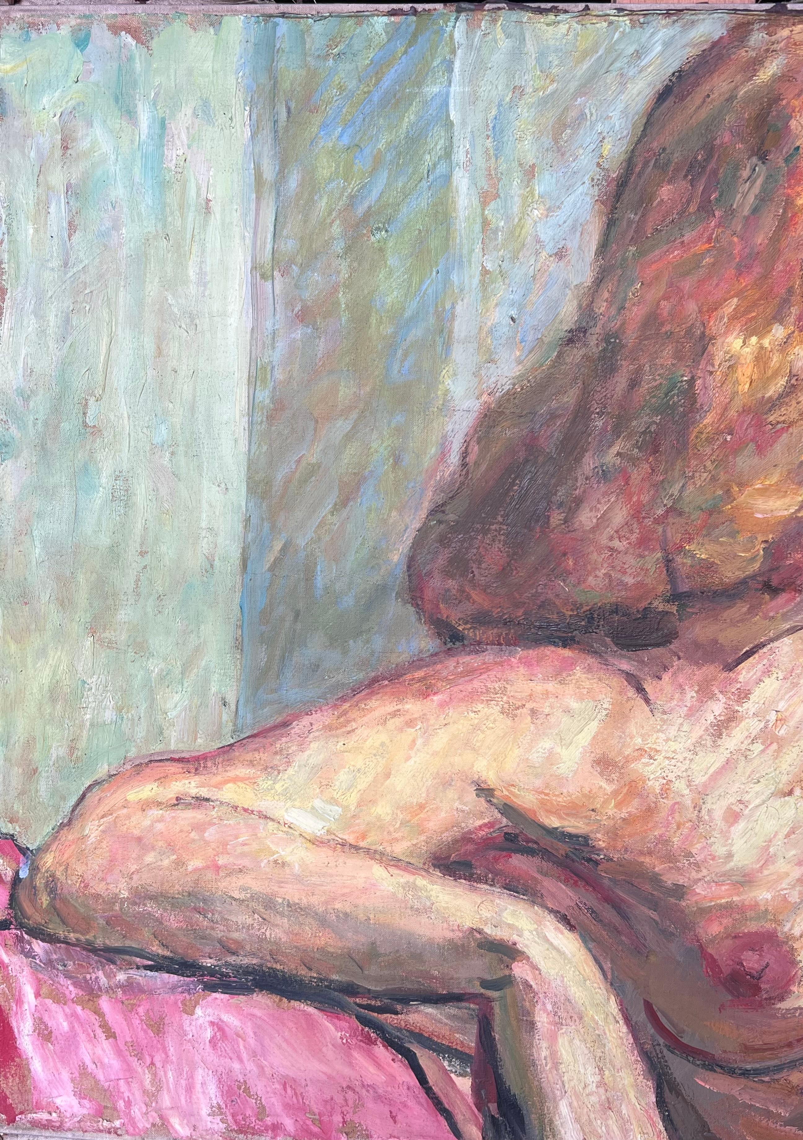 Ritratto di una donna nuda in posa su un divano rosa Pittura francese del metà del secolo scorso - Painting Postimpressionismo di Suzanne Dinkes