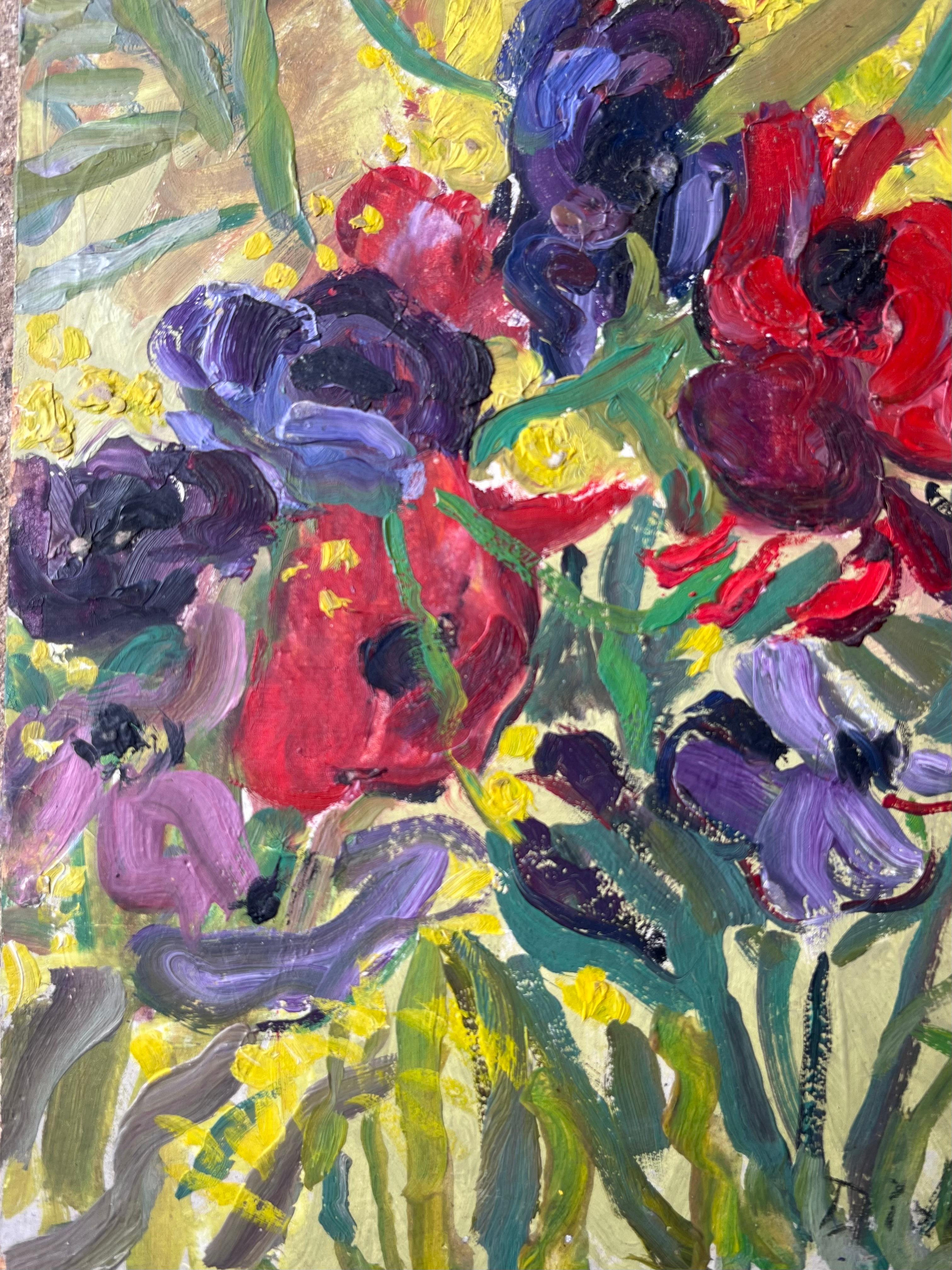 Plante pourpre et rouge dans une pièce jaune Peinture impressionniste française du milieu du siècle - Post-impressionnisme Painting par Suzanne Dinkes