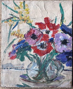 Anémones rouges et violettes dans un vase en verre Peinture impressionniste française du milieu du siècle
