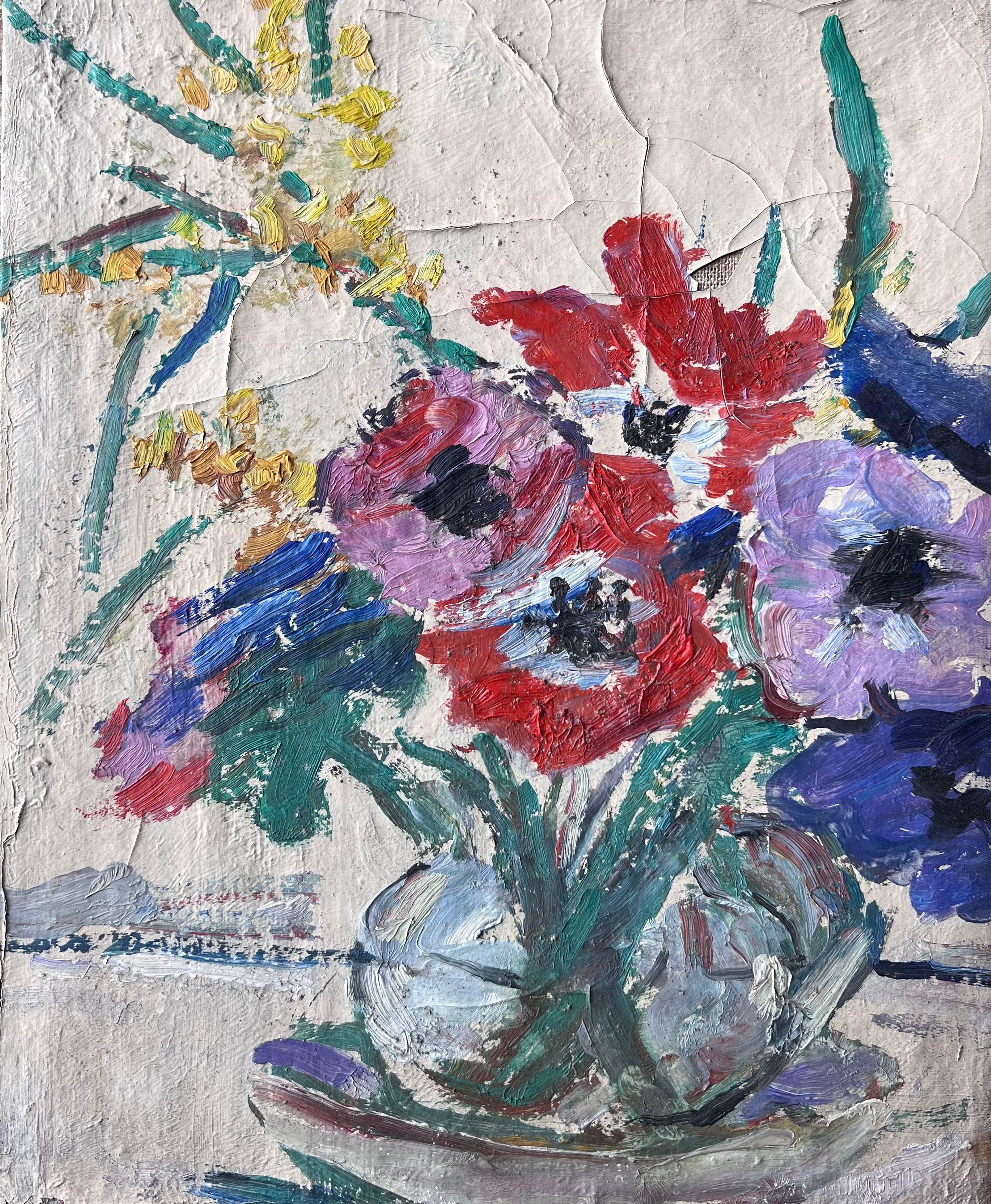 Suzanne Dinkes Still-Life Painting – Rote und lila Anemonen in Glasvase Mid Century Impressionist Französisch Malerei