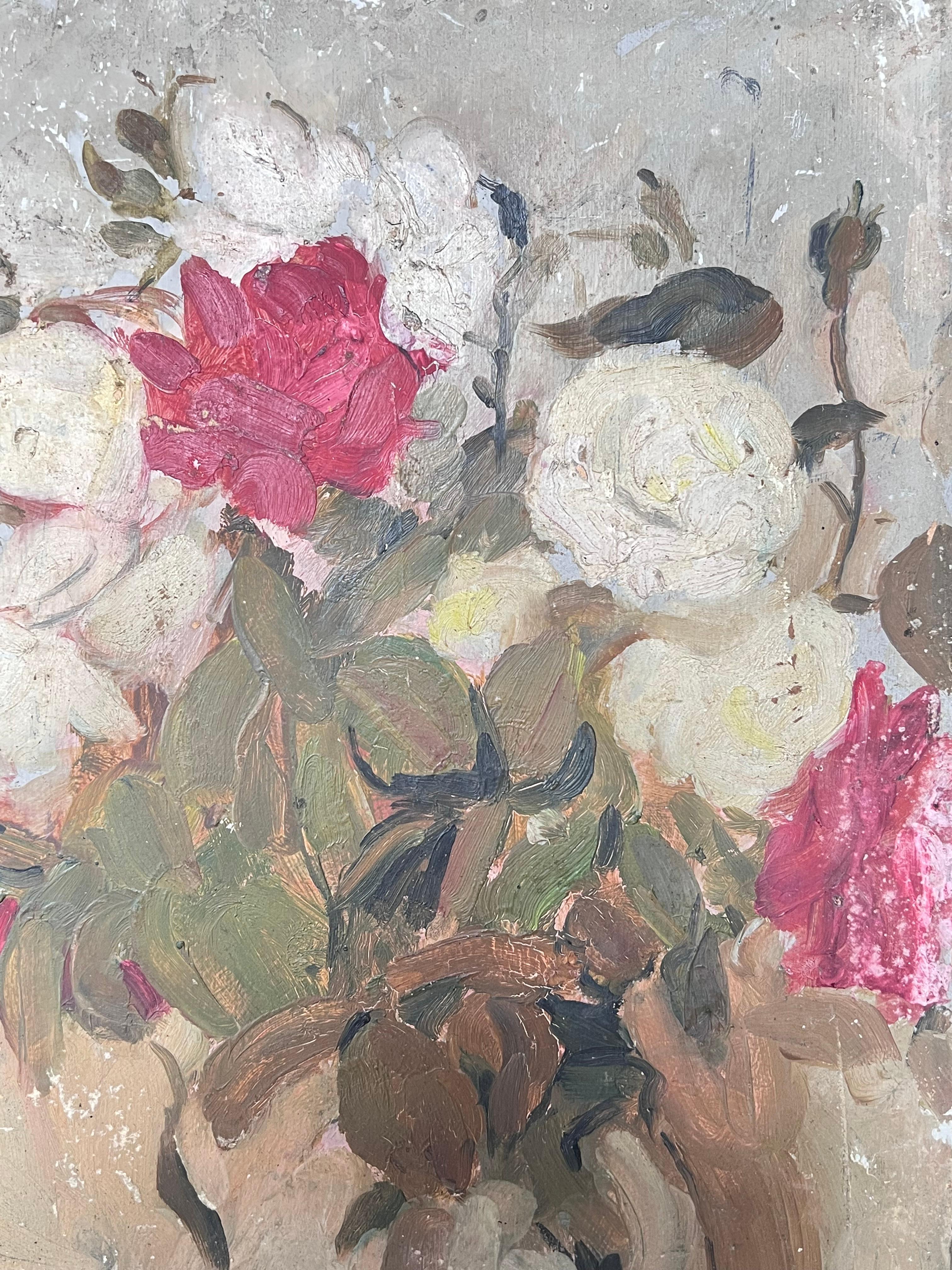 Nature morte aux roses blanches et roses dans un vase brun Huile impressionniste française du milieu du siècle - Post-impressionnisme Painting par Suzanne Dinkes