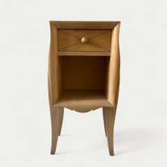 Suzanne Guiguichon Paire de tables de nuit en chêne teinté circa 1940