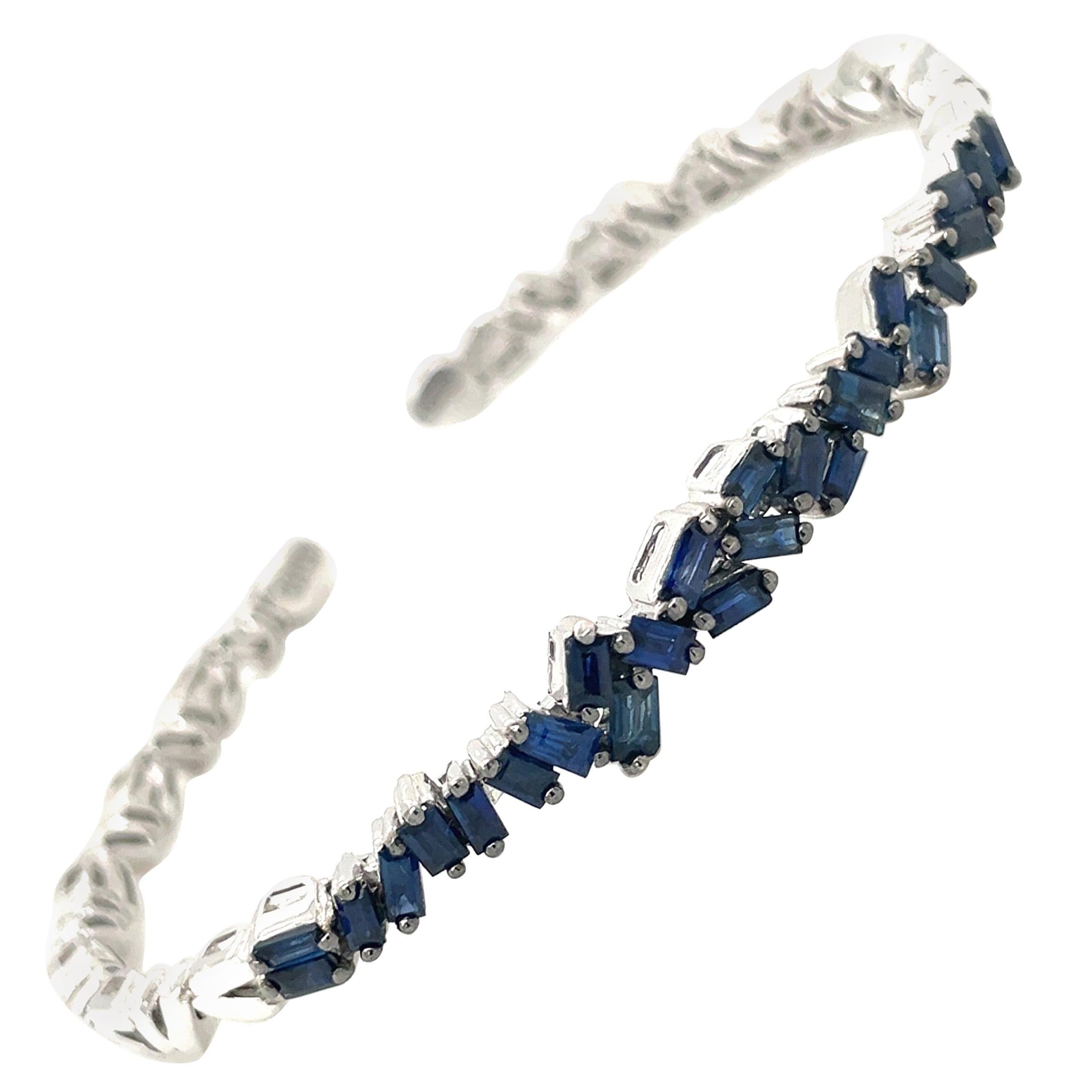 Suzanne Kalan 18kt White Gold 1.80ct Blue Sapphire Fireworks Bangle For Sale