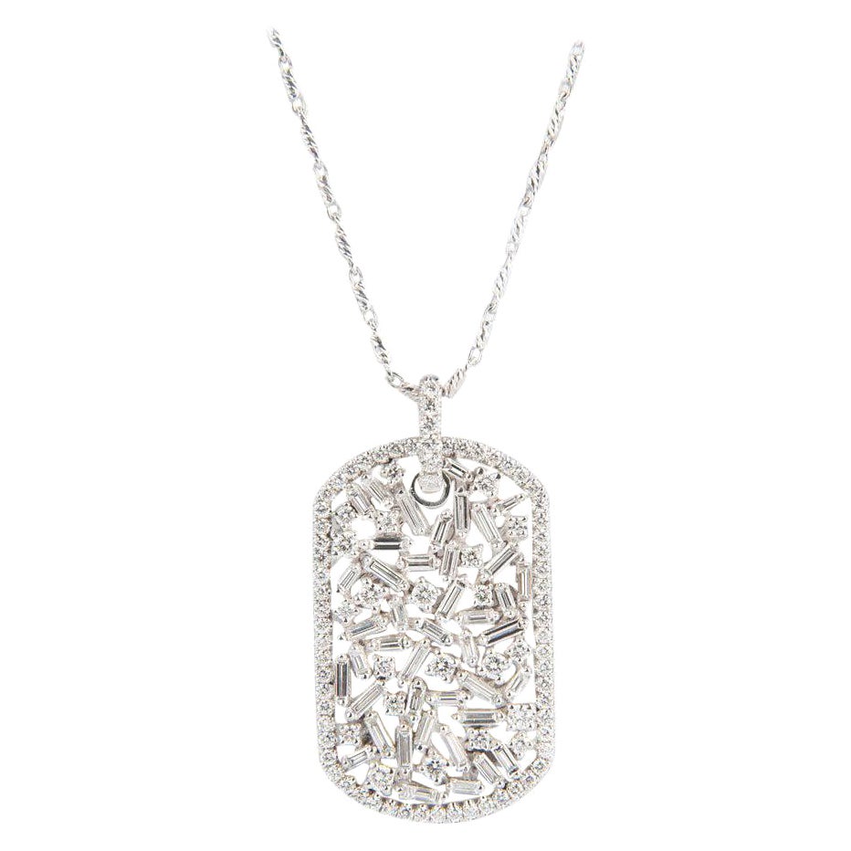 Collier avec plaque d'identité en forme de diamant de taille moyenne « Suzanne Kalan » en vente