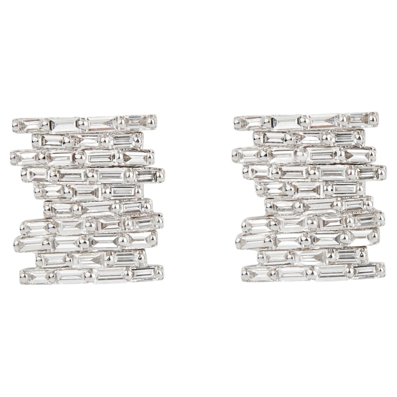 Orecchini con diamanti baguette pavé di Suzanne Kalan in vendita