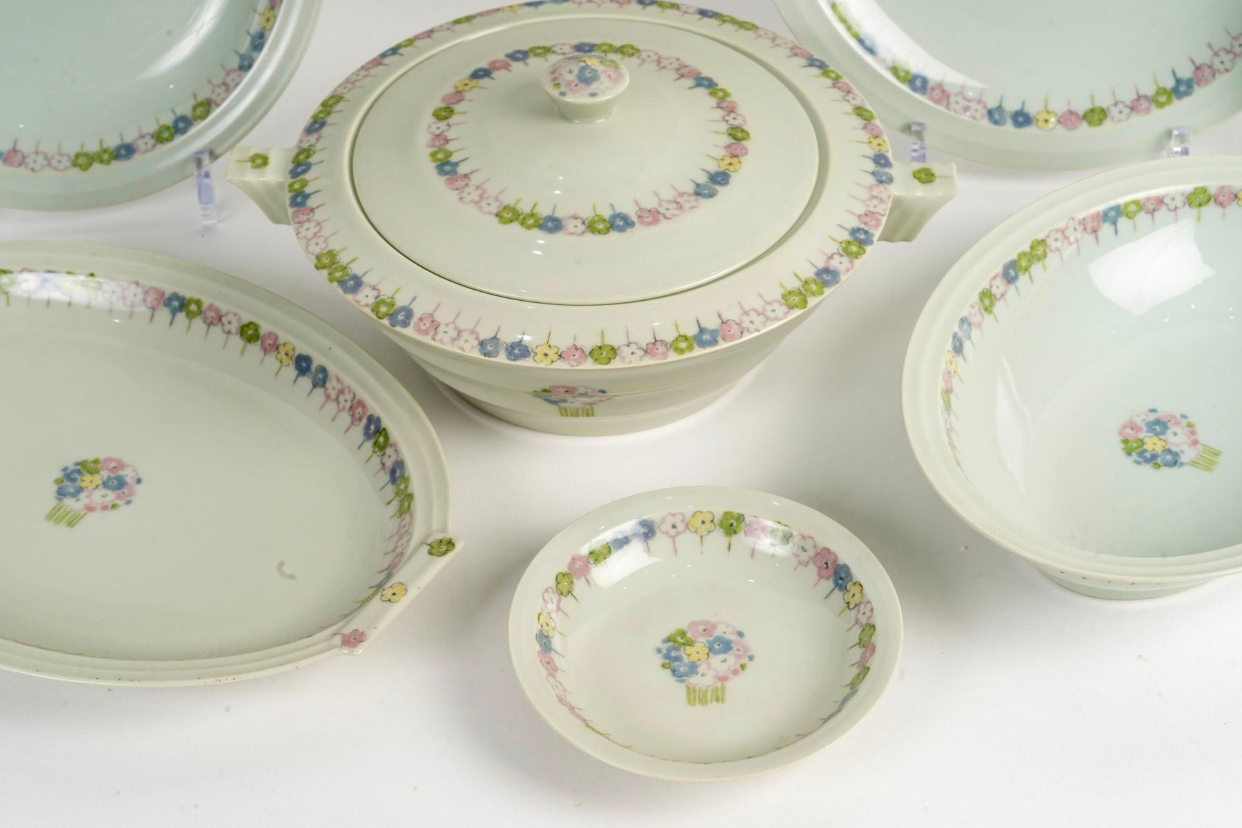 Milieu du XXe siècle Suzanne Lalique Et Haviland - Service Nicole Porcelaine Céladon - 35 Pieces en vente