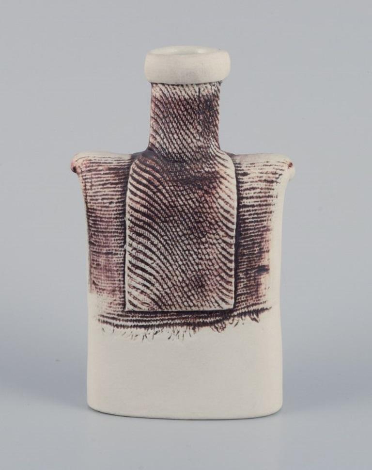 Swedish Suzanne Öhlén for Rörstrand. Ceramic vase in brown and white glaze For Sale