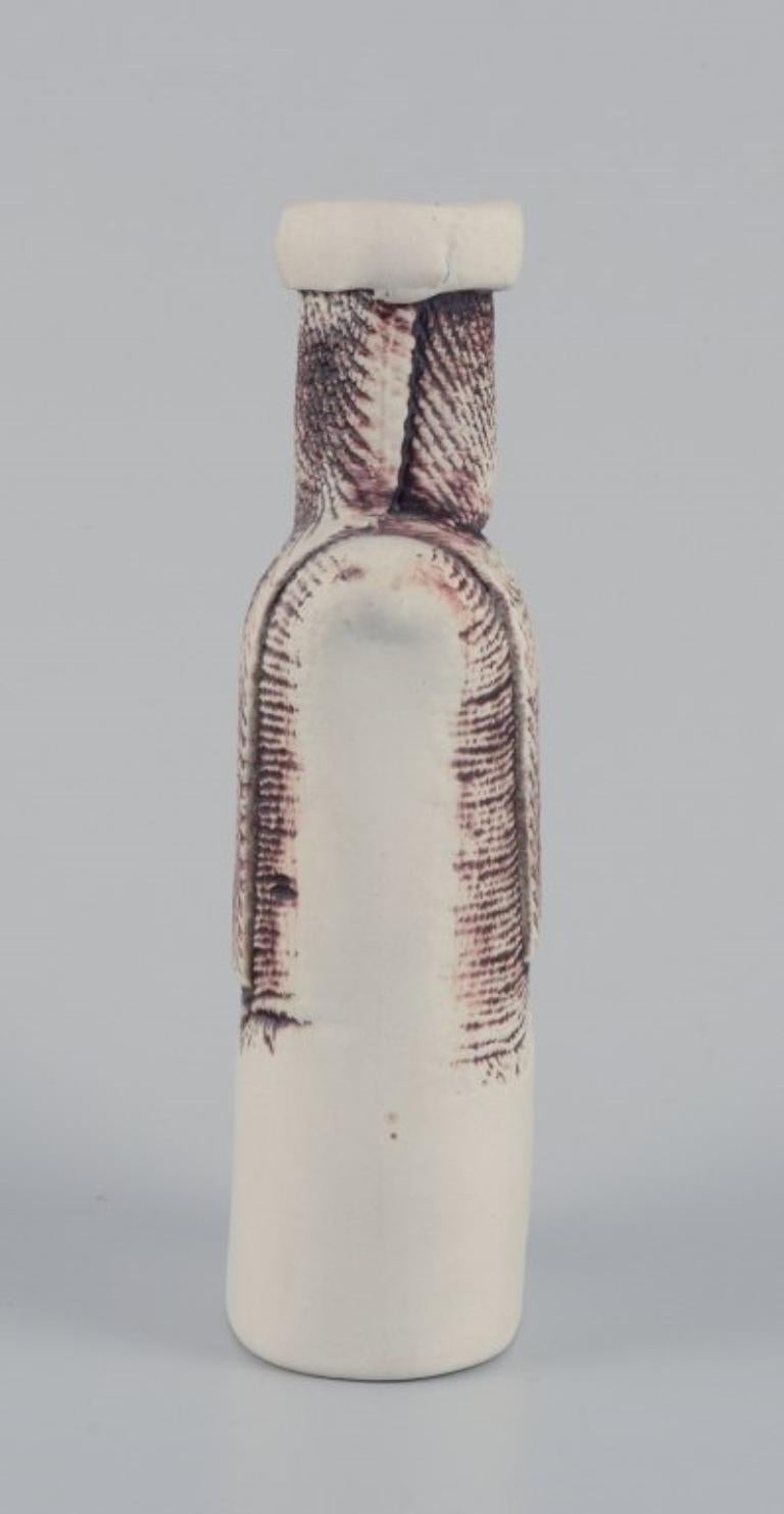 Suzanne Öhlén für Rörstrand. Vase aus Keramik mit brauner und weißer Glasur (Glasiert) im Angebot