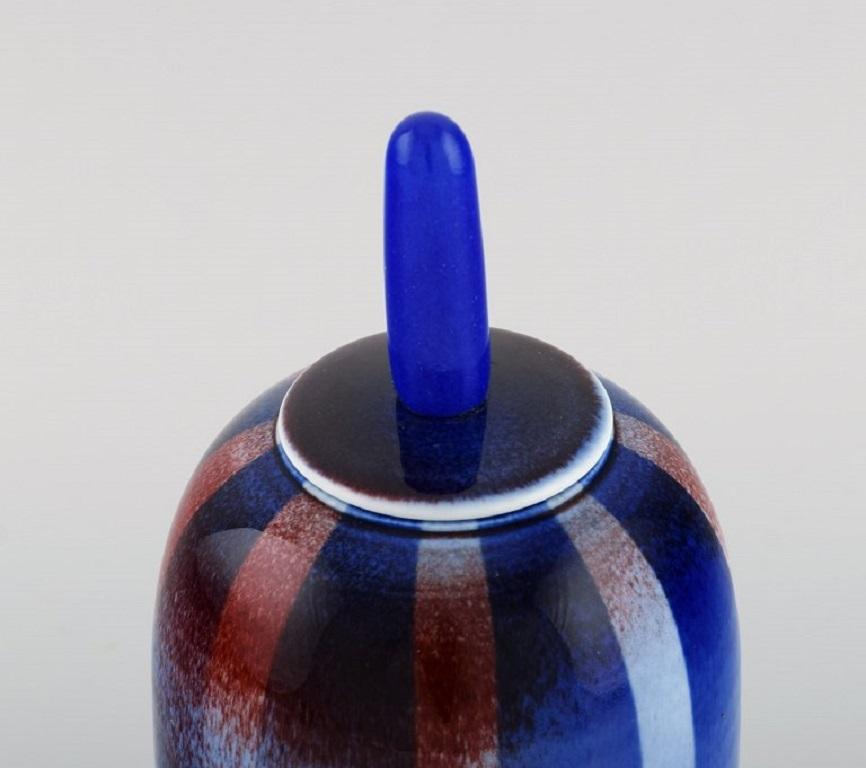 Fine XX secolo Suzanne Öhlén per Rörstrand, Vaso con coperchio in gres smaltato, anni '80 in vendita