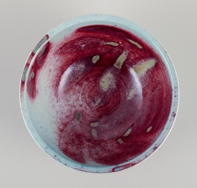 Fine XX secolo Suzanne Öhlén per Rörstrand, Svezia. Unico vaso con coperchio in ceramica, anni '80 in vendita