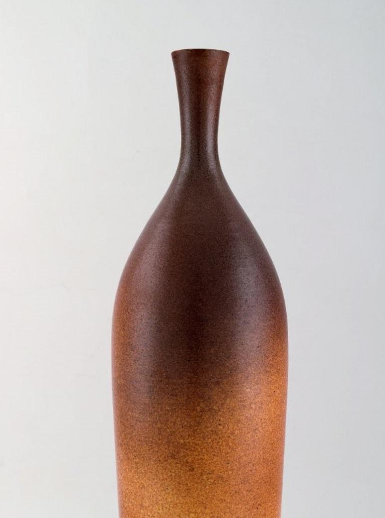 Moderne Suzanne Ramie (1905-1974) pour l'Atelier Madoura.  Grand vase en grès émaillé.  en vente