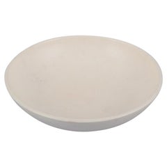 Suzanne Ramié per Atelier A Madoura, Francia. Round ceramic bowl. Metà del XX secolo.