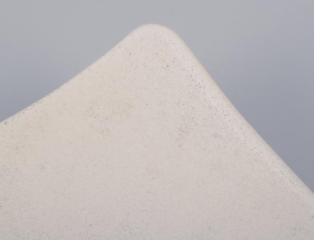 Suzanne Ramié para Atelier Madoura, Francia. Cuenco cuadrado de cerámica único. Francés en venta