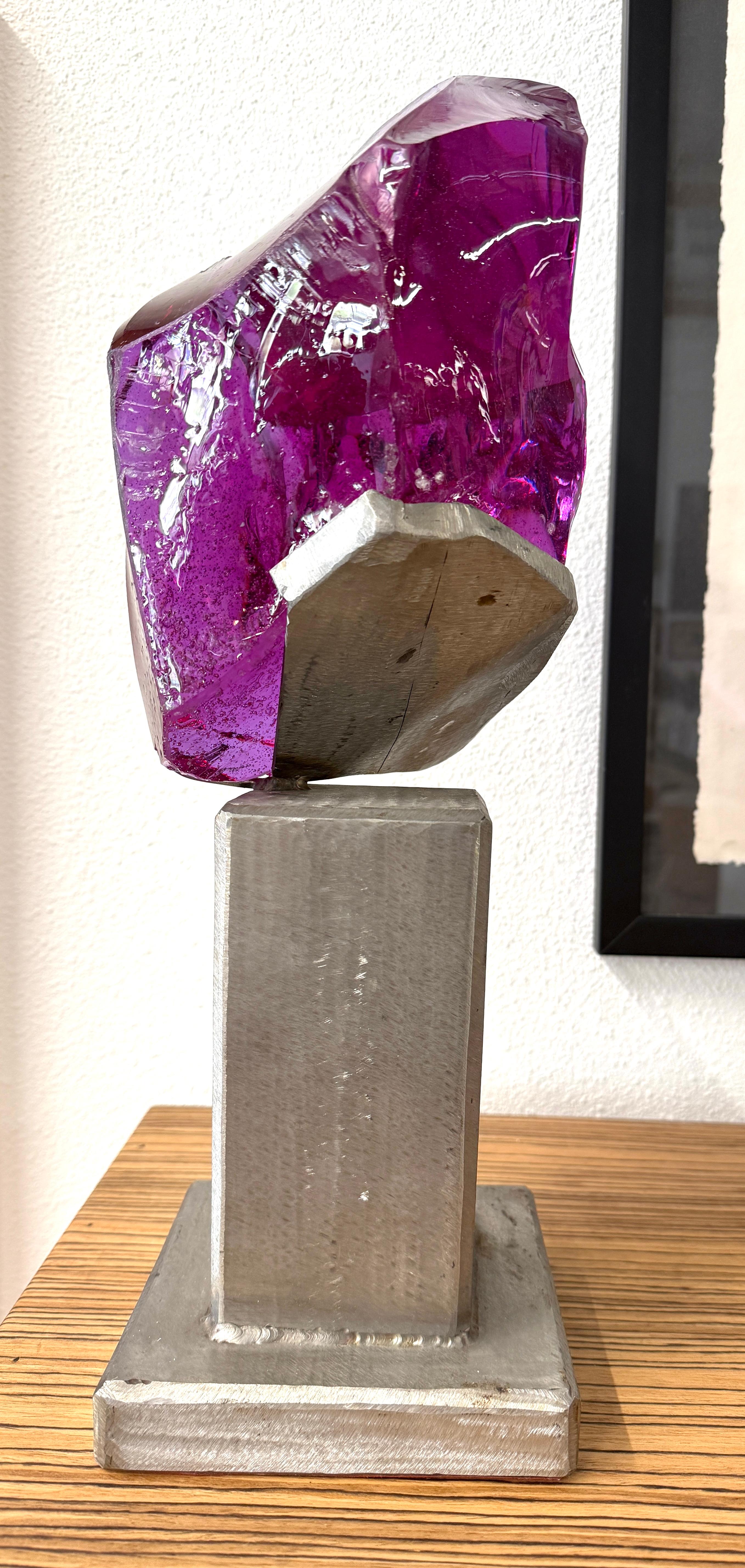 Suzanne Regan Pascal Skulptur aus geschnitztem Schlackenglas auf Stahlsockel im Angebot 5