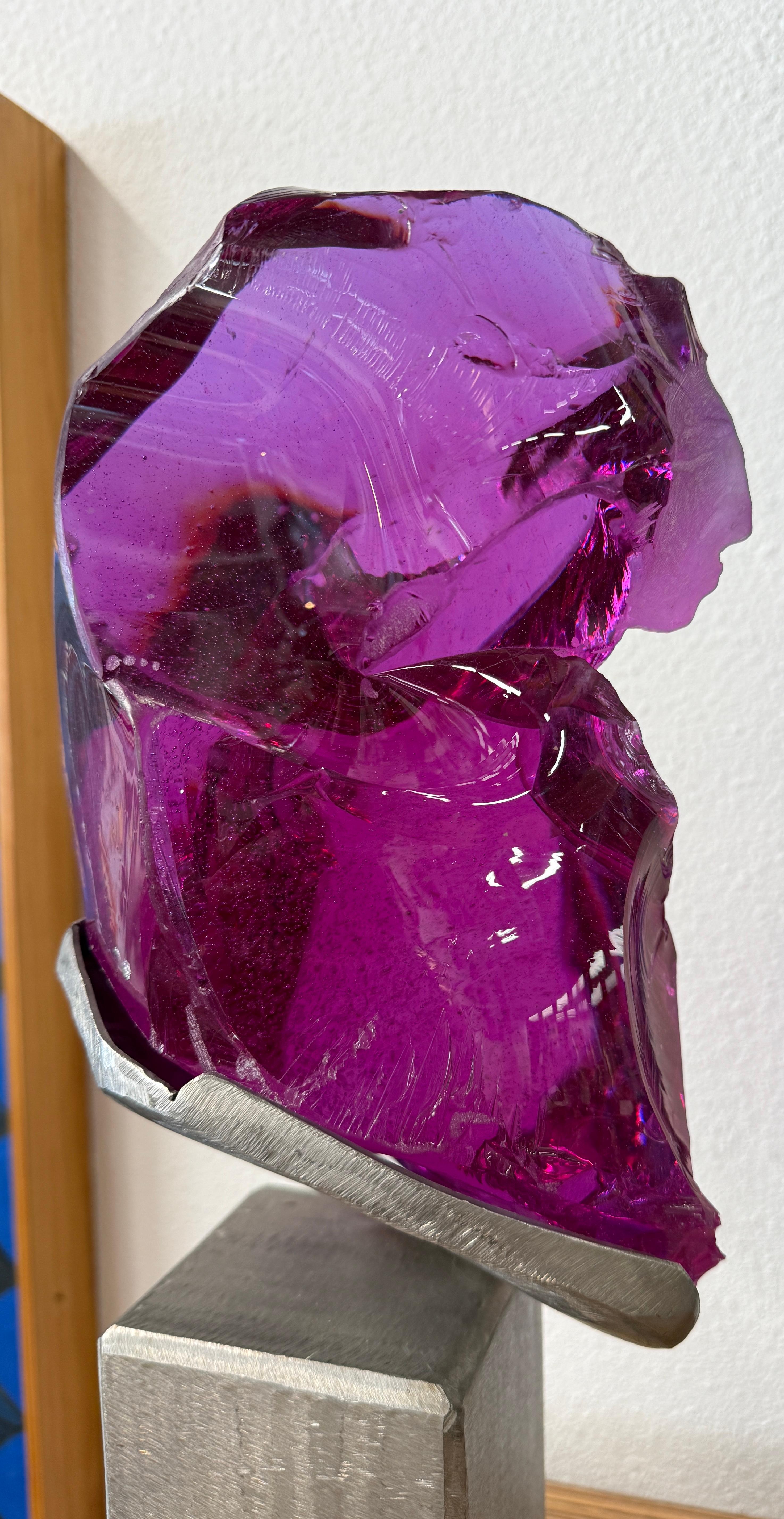 Suzanne Regan Pascal Skulptur aus geschnitztem Schlackenglas auf Stahlsockel im Angebot 10