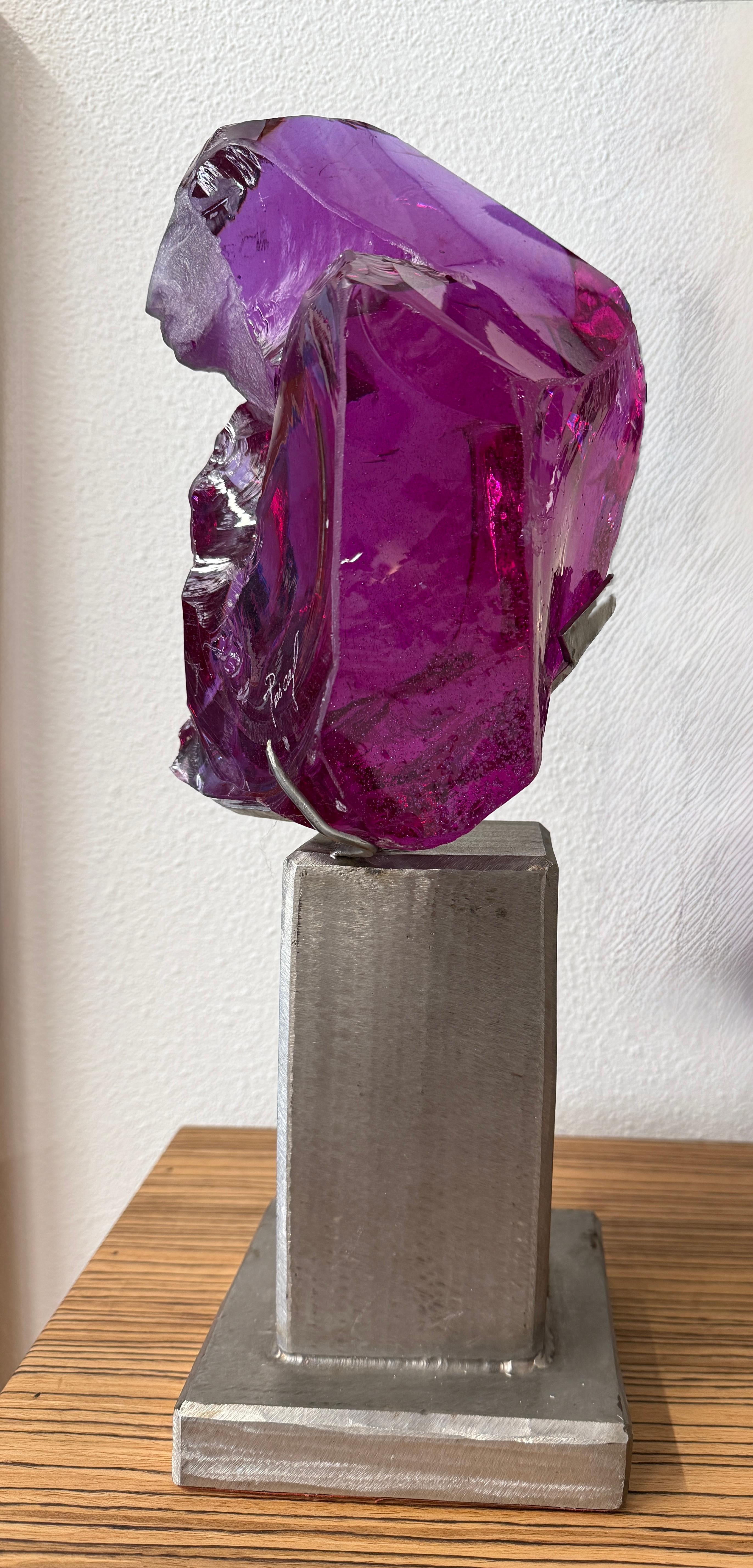 Suzanne Regan Pascal Skulptur aus geschnitztem Schlackenglas auf Stahlsockel im Angebot 3