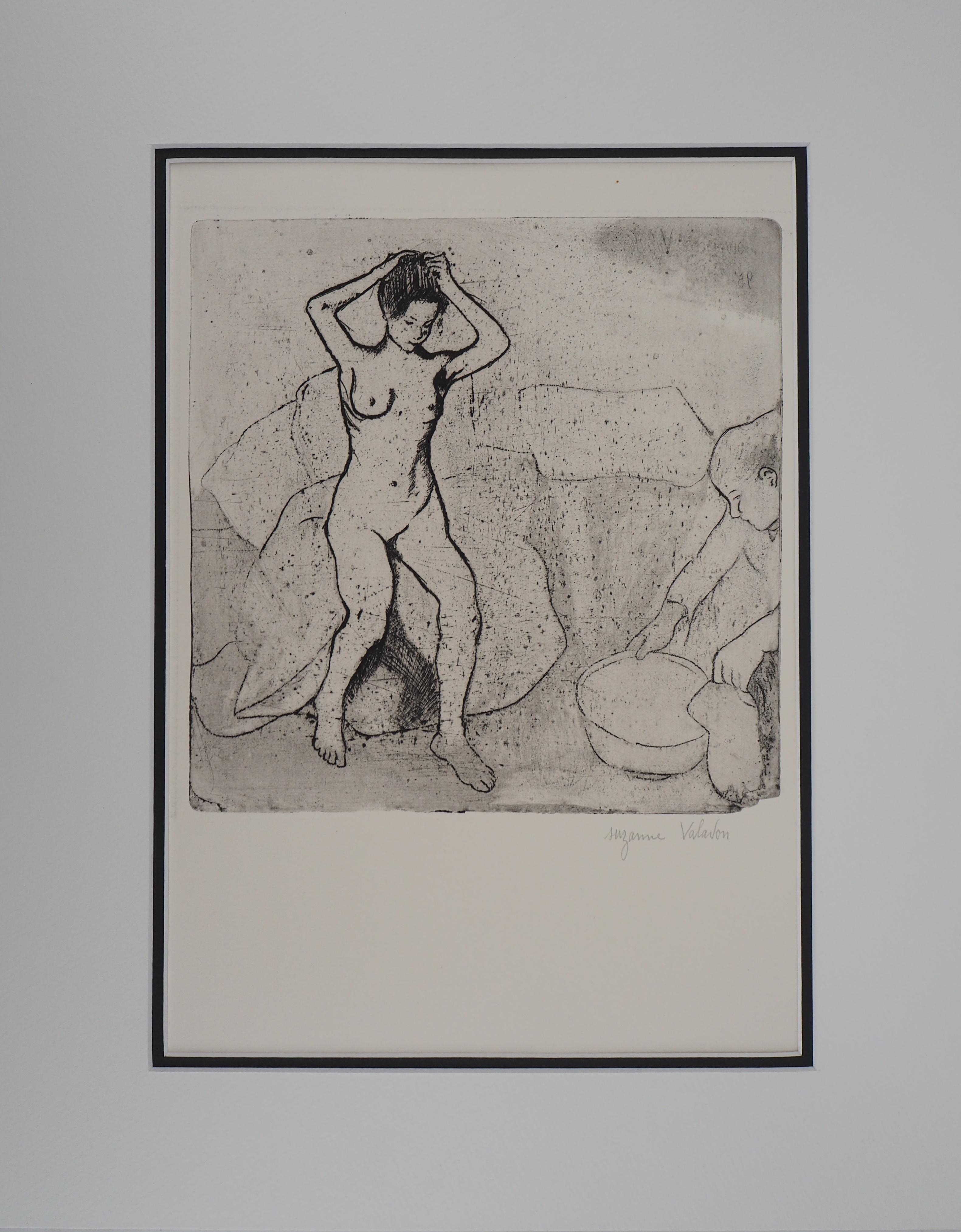La toilette - Original handsigned etching  - Print by Suzanne Valadon