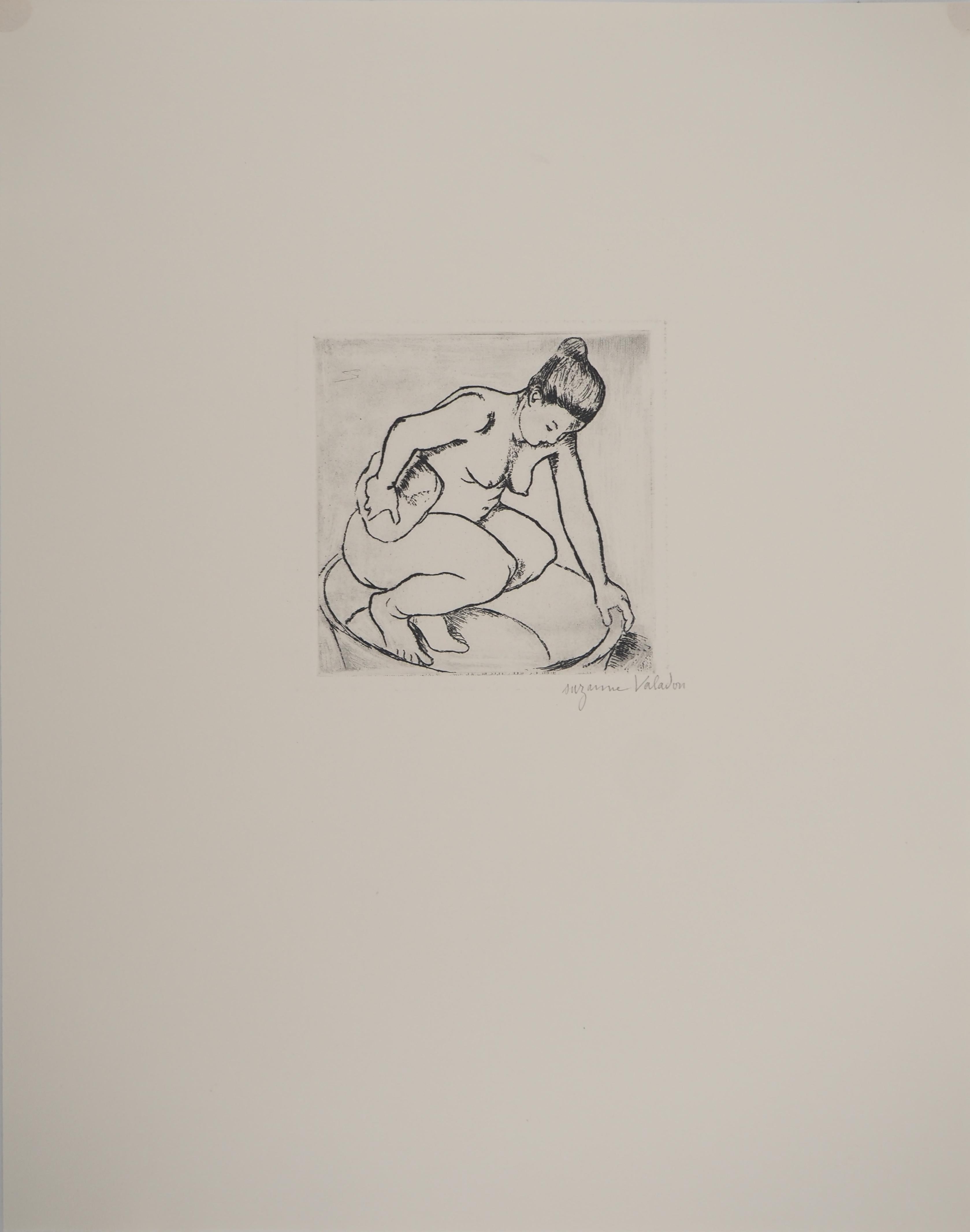 Naked Woman in the Bath -  Original Etching Signed (Petrides #E2) - Academic Print by Suzanne Valadon