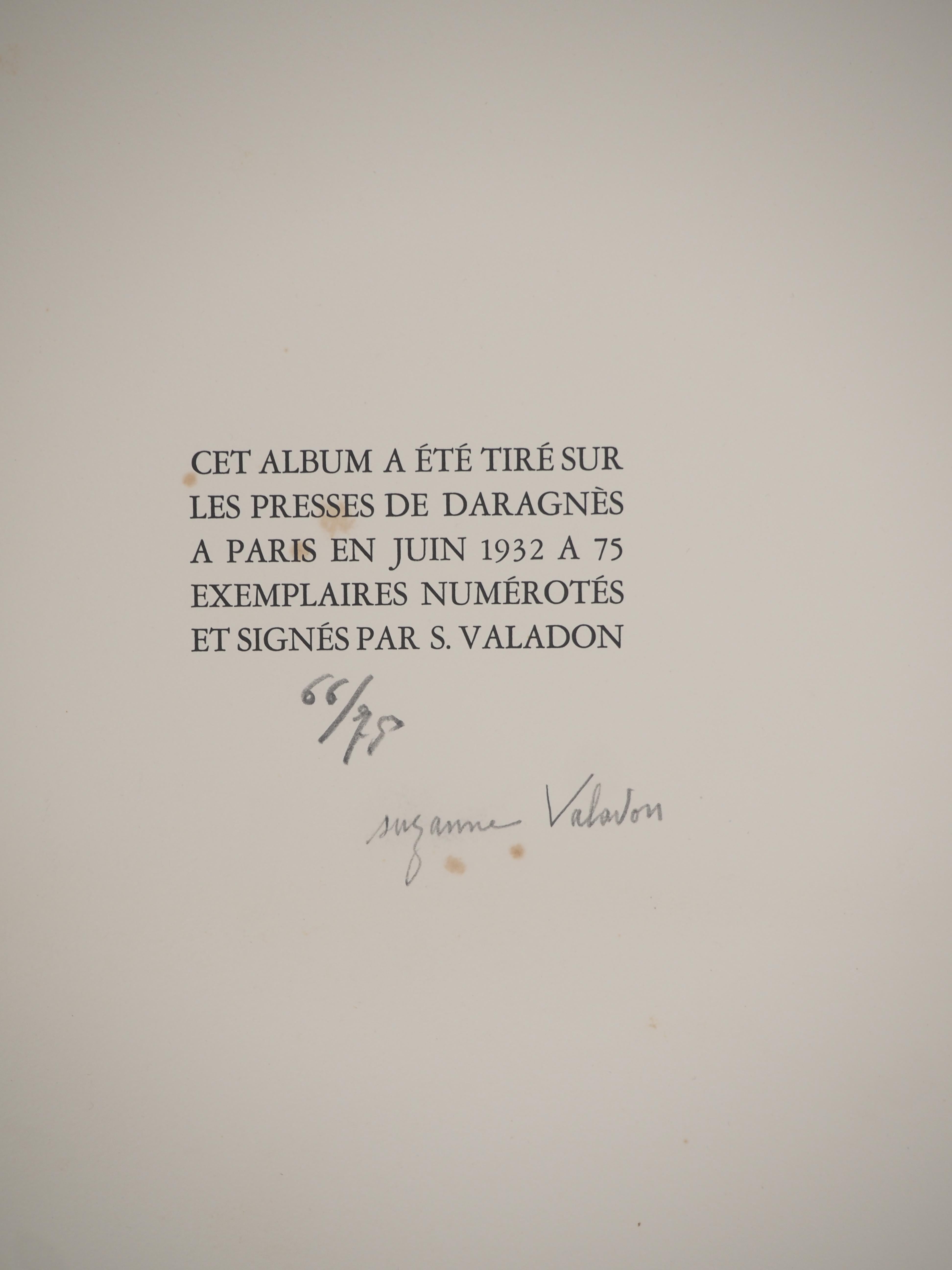 Mujer desnuda agachada - Grabado original firmado (Petrides #E3) - Print de Suzanne Valadon