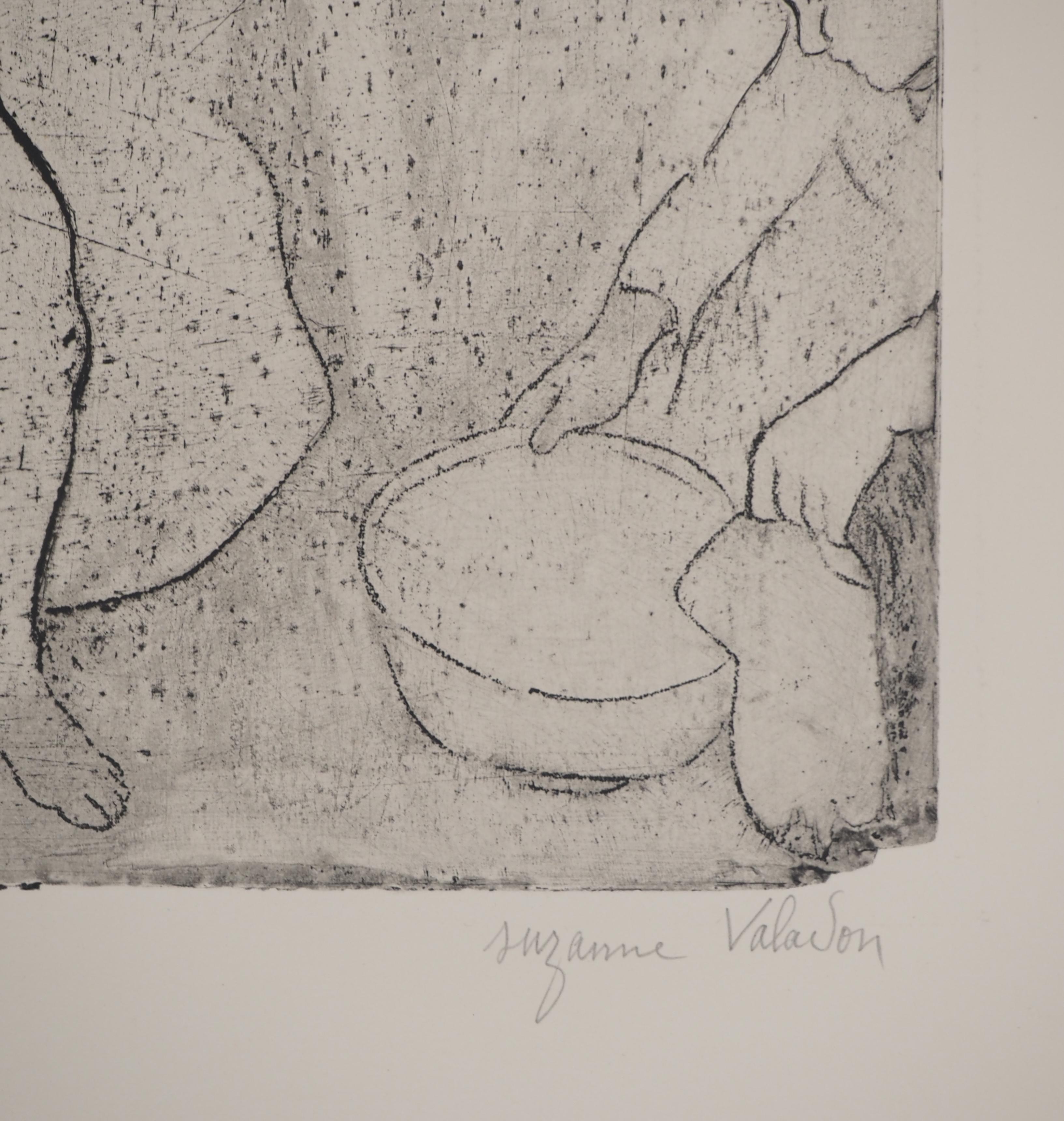 Two Naked Women in the Bathroom -  Original Etching Signed (Petrides #E7) - Print by Suzanne Valadon