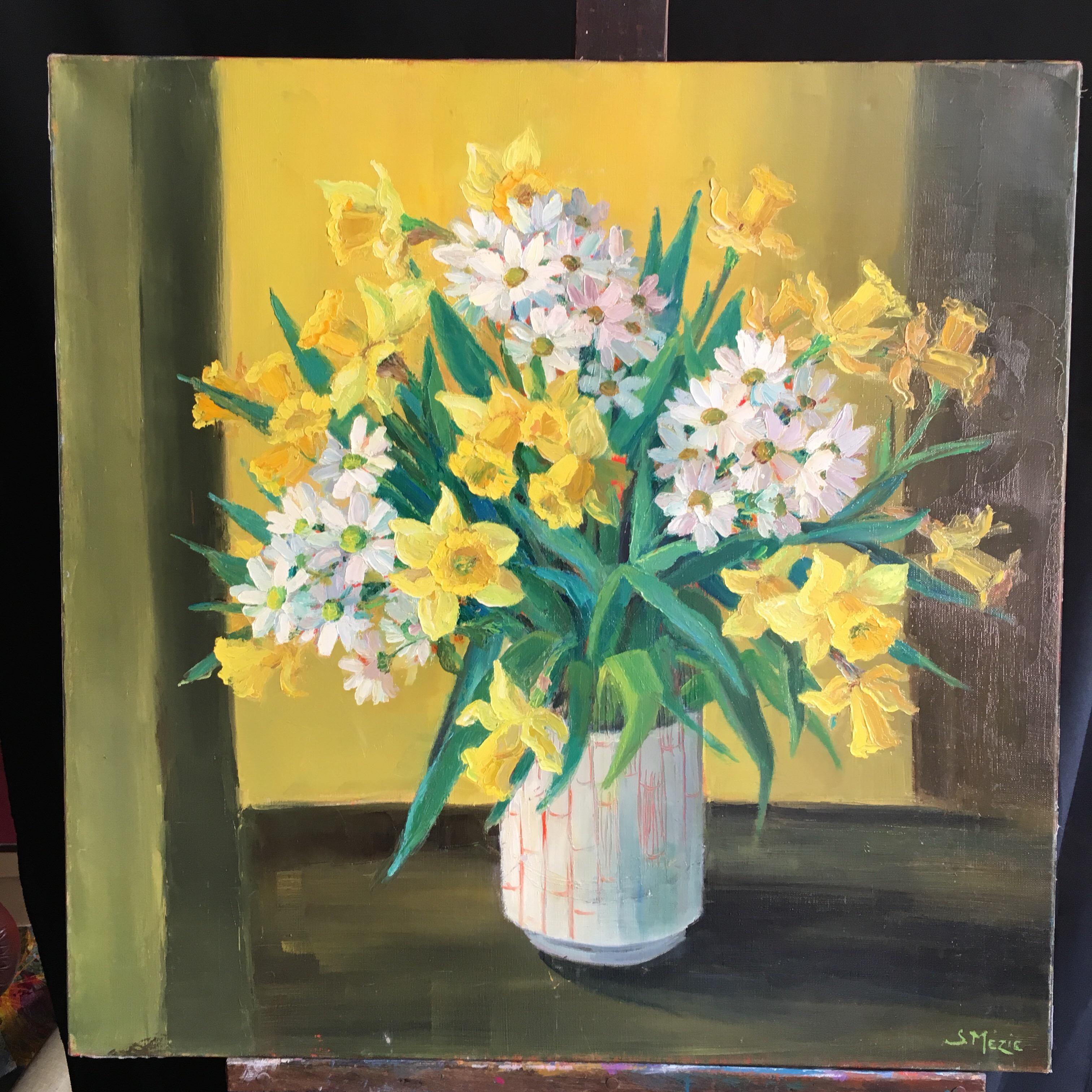 Daffodils in a Yellow Room, Oil painting, Signed - Painting by Suzette Mezie