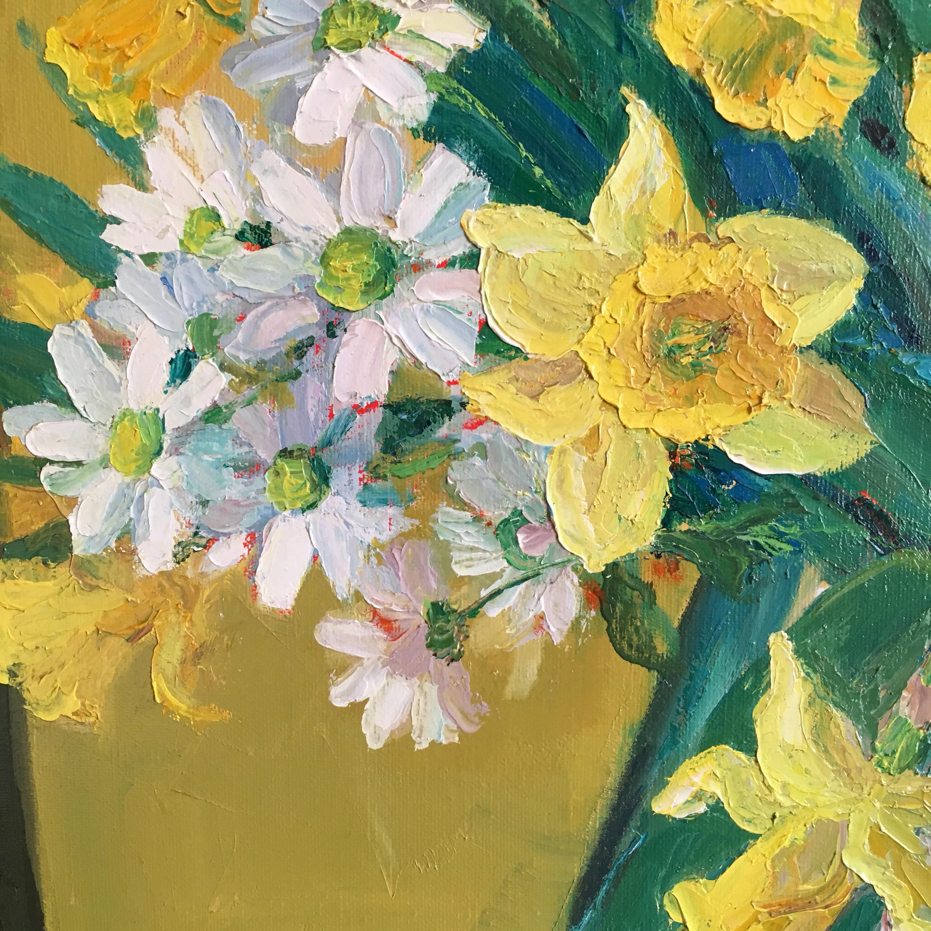 Daffodils in a Yellow Room, Oil painting, Signed - Impressionist Painting by Suzette Mezie