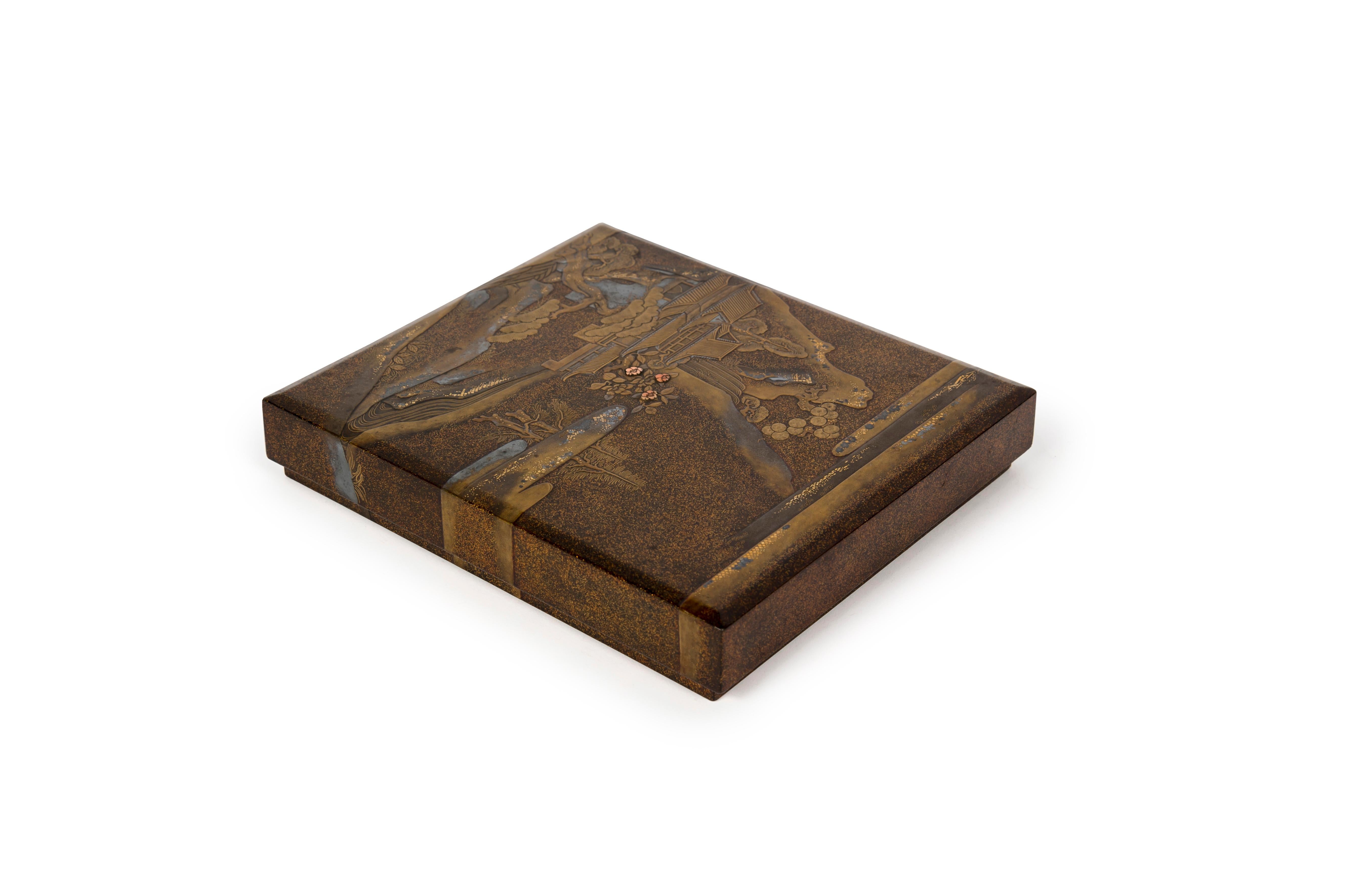 Suzuribako oder Schreibkasten aus Nashiji-Lack, verziert mit einer Landschaft (Japanisch) im Angebot
