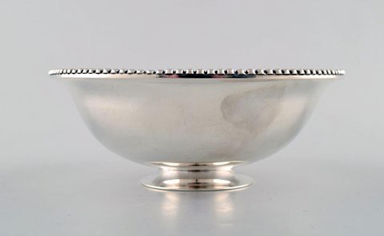 Japonisme Suzuyo, a Pair of Japanese Silver Bowls with Beaded Border, Sterling Silver