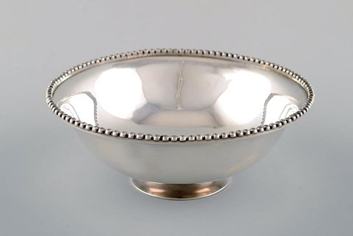 Japonisme Suzuyo, Pair of Japanese Silver Bowls with Beaded Border