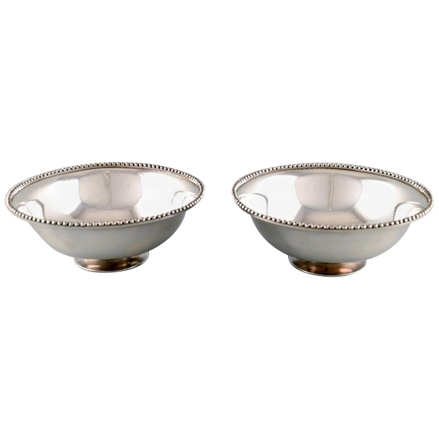 Suzuyo, Pair of Japanese Silver Bowls with Beaded Border