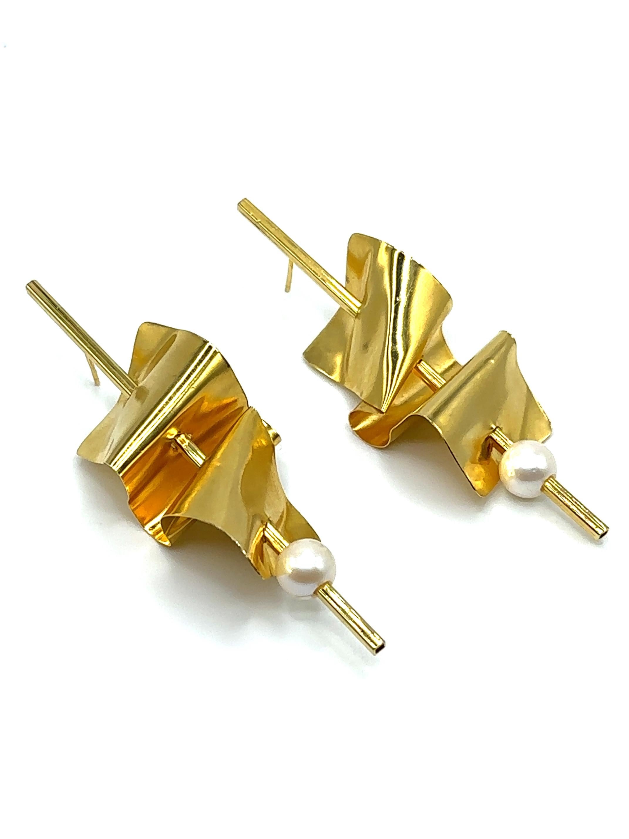Contemporary Suzy - Dangle Earrings 14k gold plated For Sale