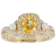 Ring aus 14 Karat Gelbgold mit gelbem Saphir im Kissenschliff und Diamanten von Suzy Levian