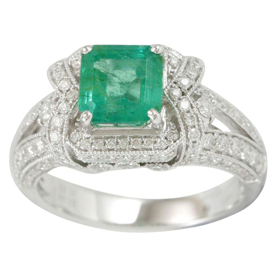 Kolumbianischer Smaragd-Ring mit weißen Diamanten von Suzy Levian, 14 Karat Weißgold