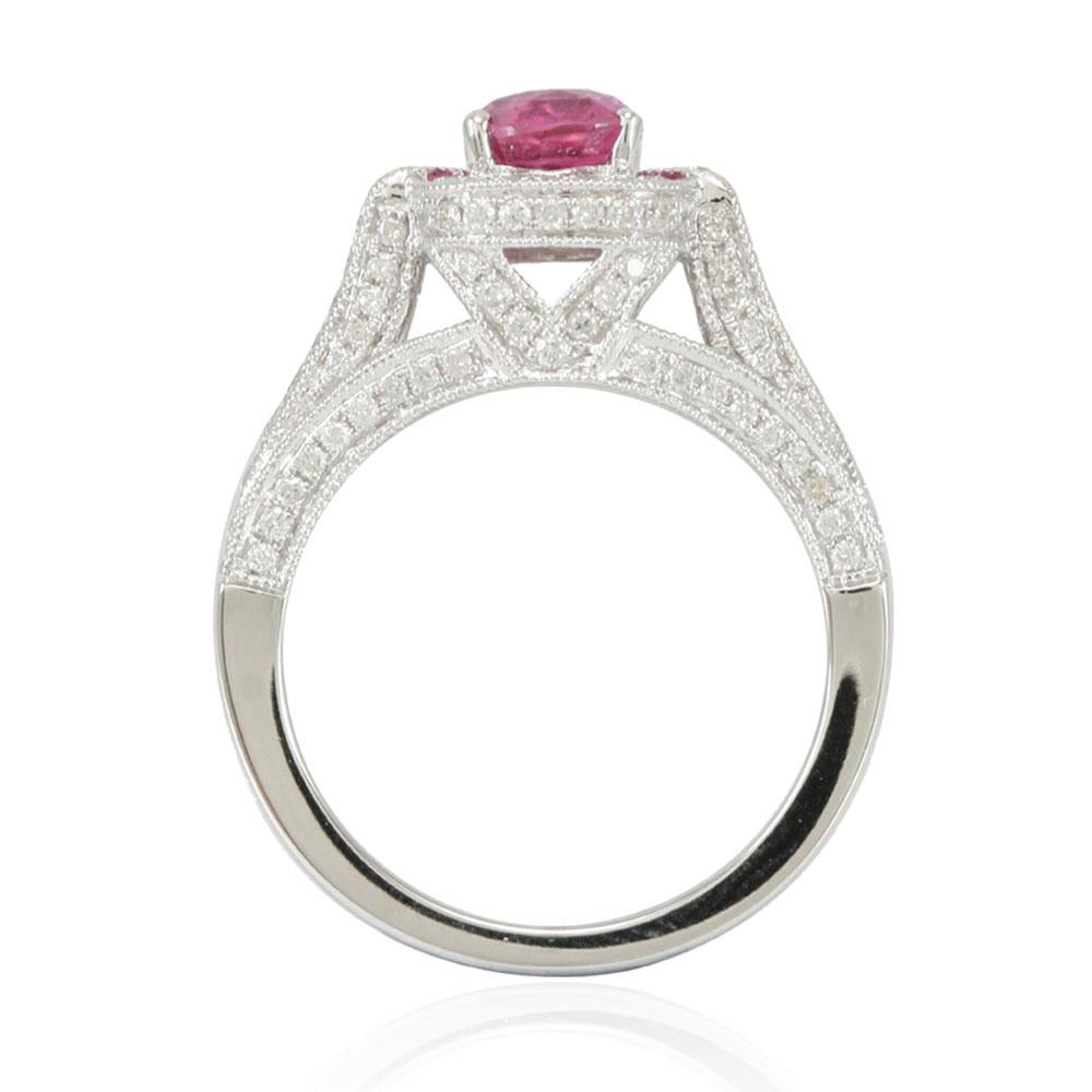 Suzy Levian: 14 Karat Weißgold Ring mit rosa Saphir und Diamant (Kissenschliff) im Angebot