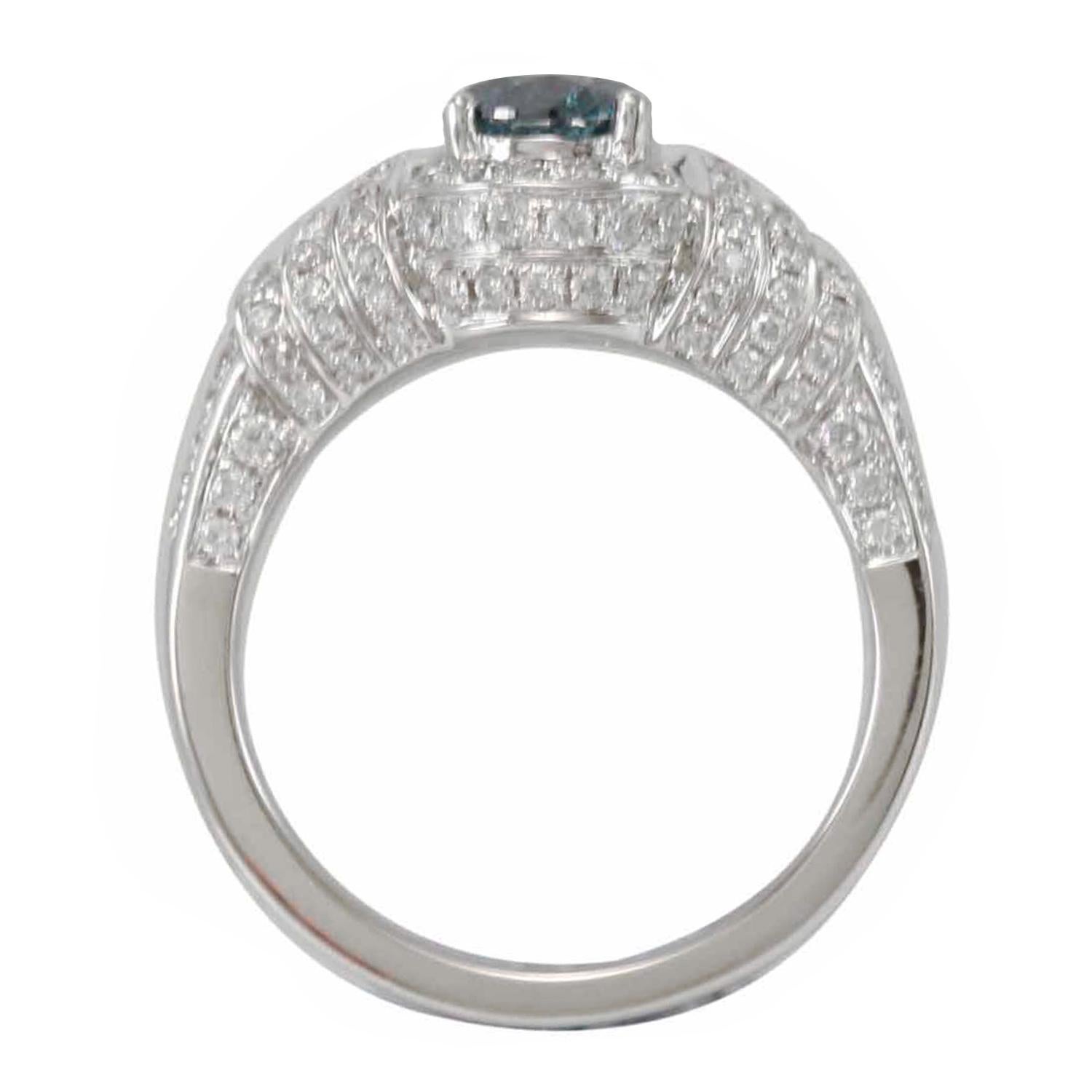 Contemporain Suzy Levian Bague de fiançailles de mariage en or blanc 14 carats avec diamants bleus et blancs ronds en vente