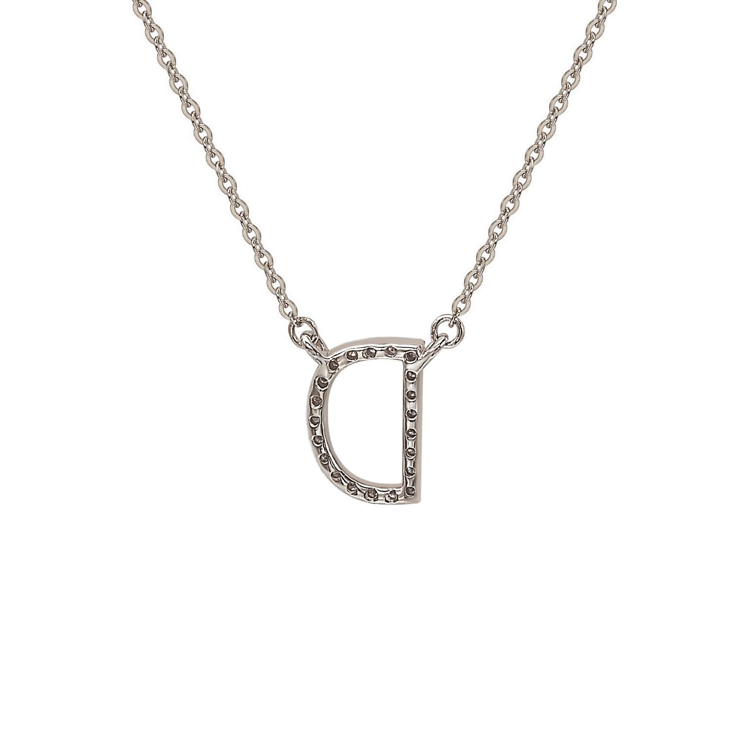 Cet époustouflant collier lettre personnalisé Suzy Levian est composé de diamants naturels, sertis à la main dans de l'or blanc 14 carats. C'est le cadeau individualisé idéal pour faire savoir à une personne spéciale que vous pensez à elle. Chaque