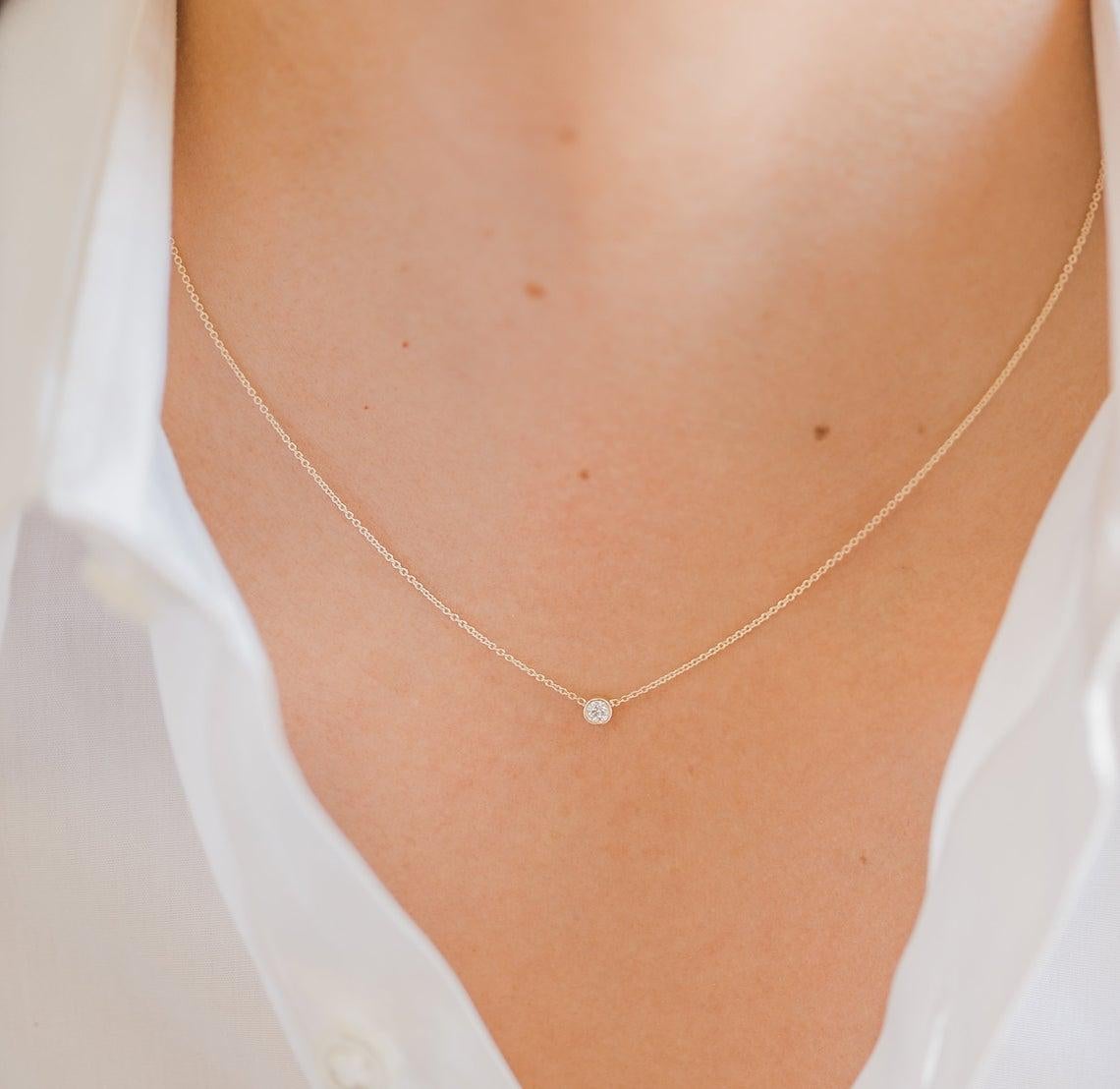 Contemporary Suzy Levian 14 Karat Gold 0.15 Carat Round White Diamond Solitaire Necklace