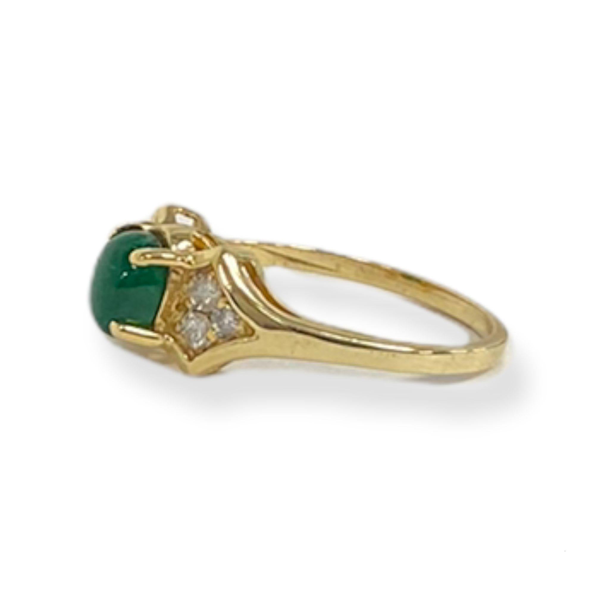 Suzy Levian 14K Yellow Gold Cabochon-Cut Emerald and Diamond Vintage Ring In New Condition For Sale In Great Neck, NY